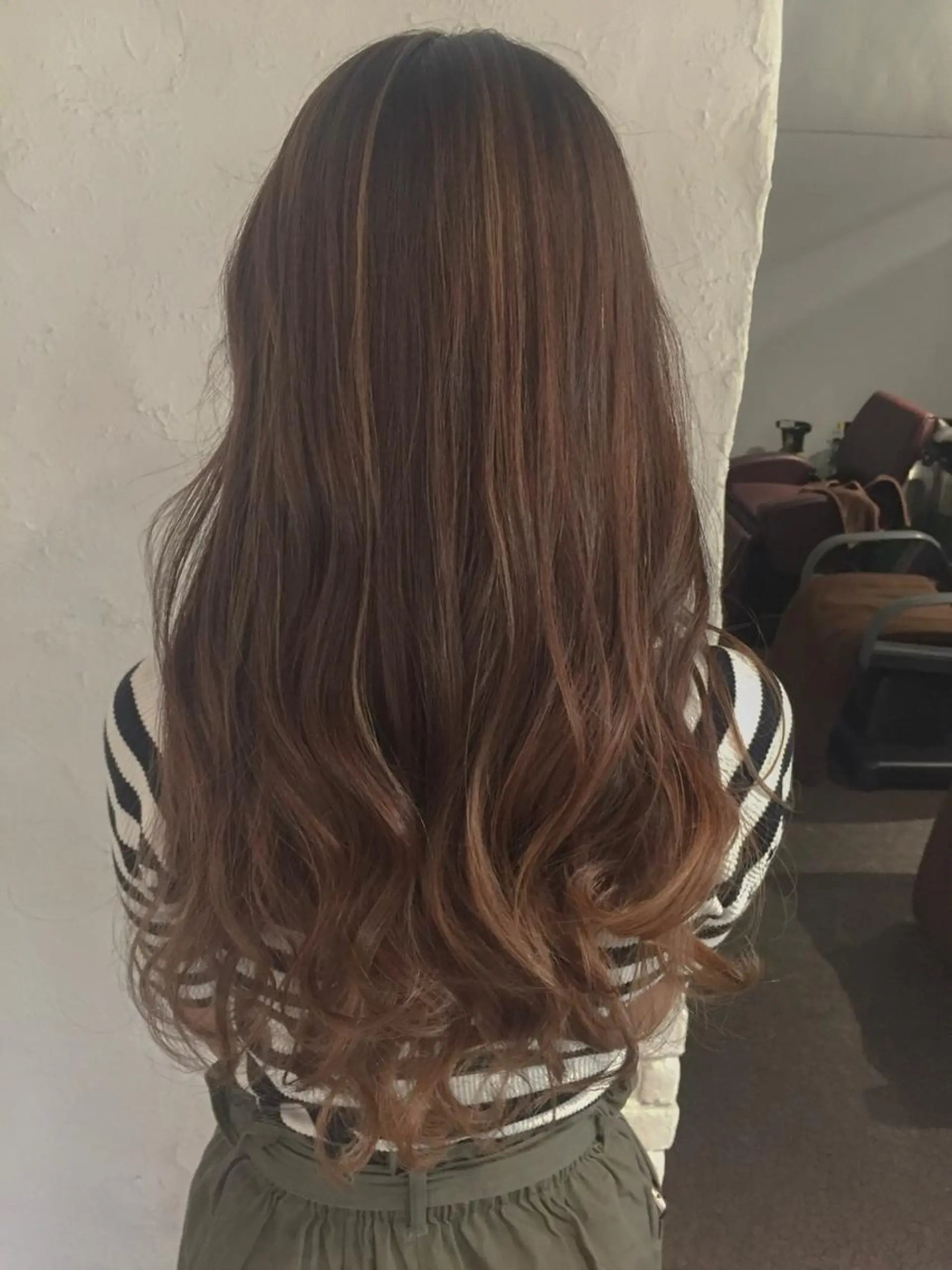 ロング カラー グラデーションカラー ハイライトカラー 3Dハイライト ハイライト 伊藤 優希のヘアスタイル