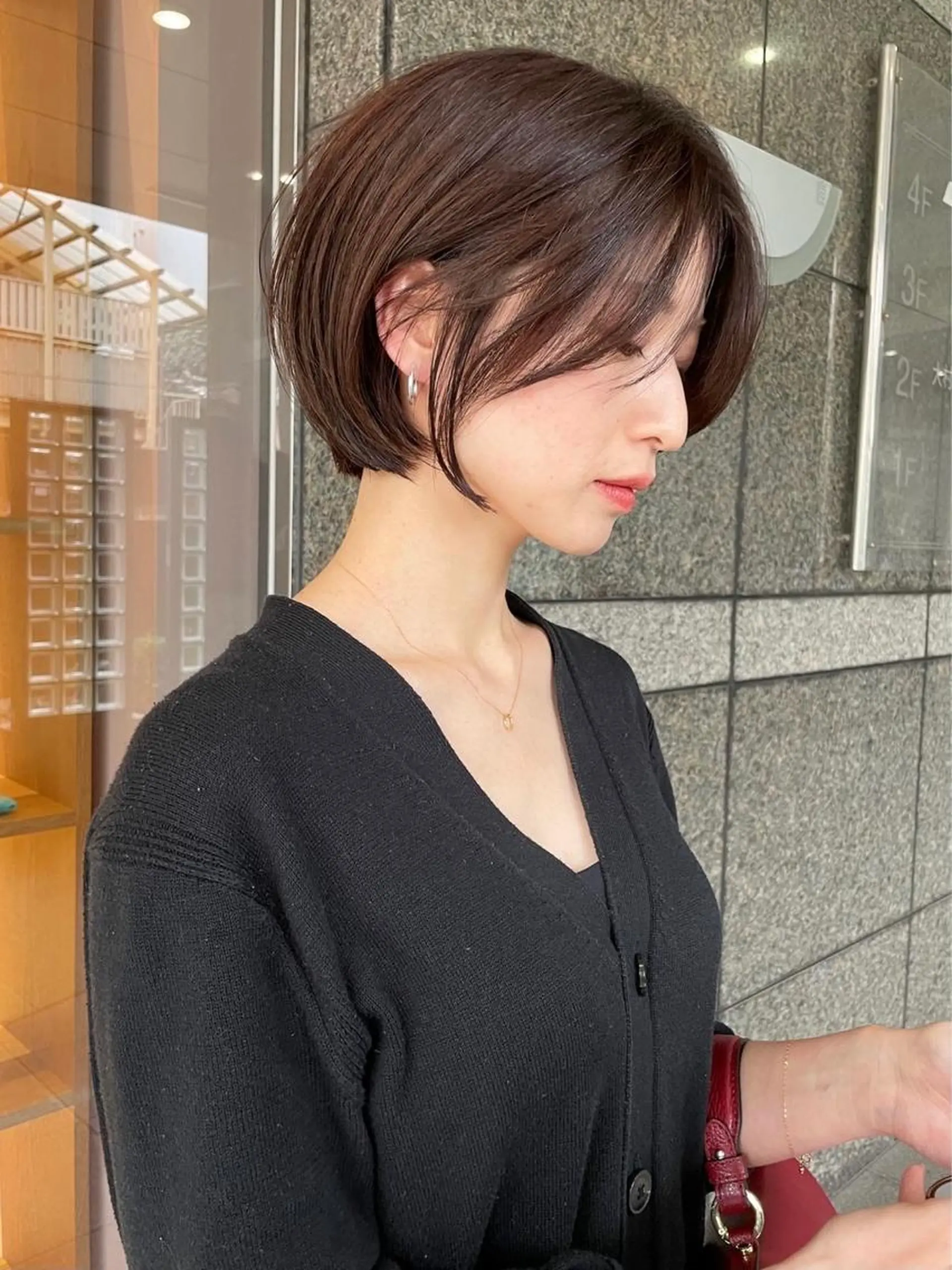 ショート カット ヘアカラー かえ🩶韓国ボブ🎀 透明感カラー🥣のヘアスタイル