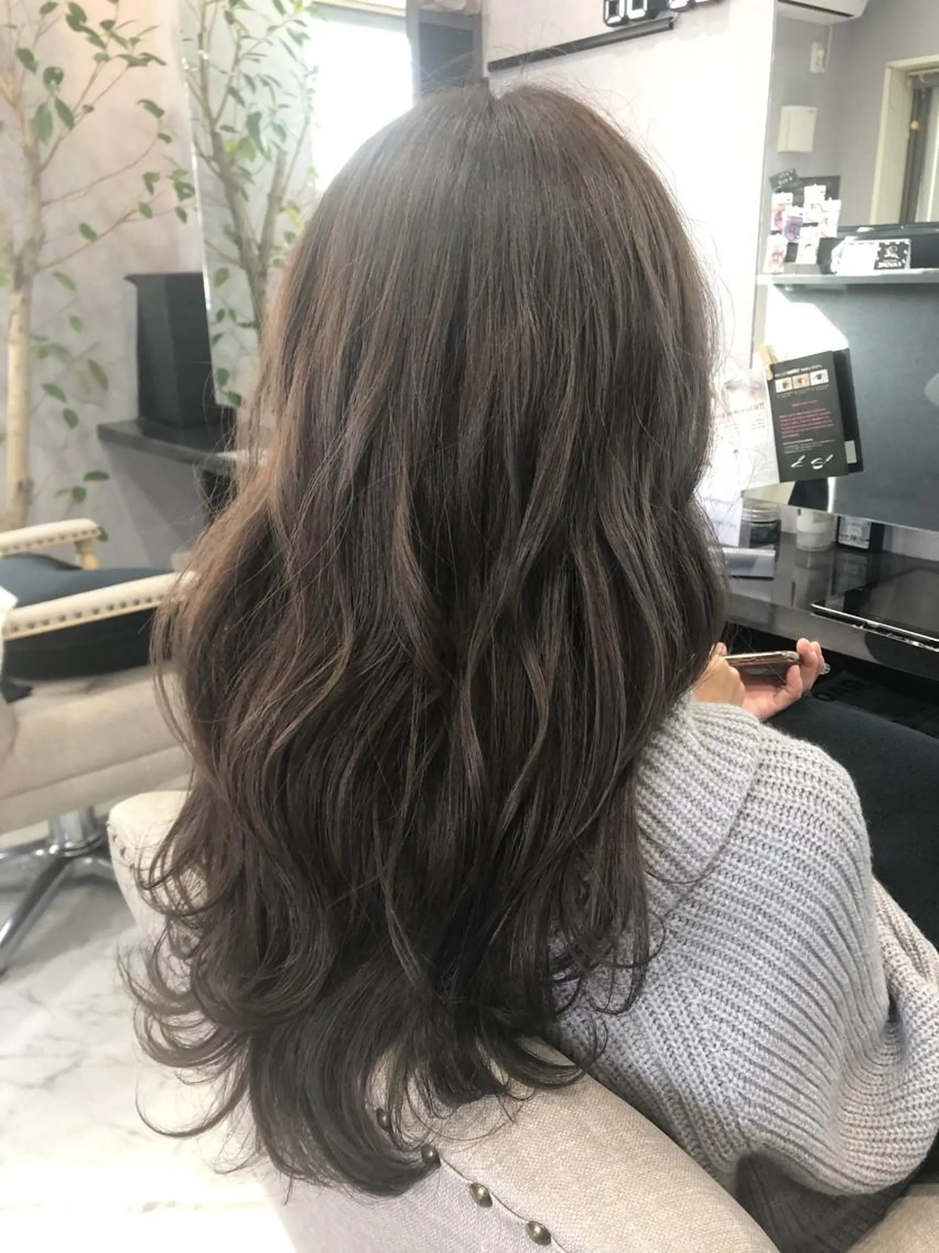 セミロング カラー パーマ カット ヘアカラー トリートメント FAVORE 【ファヴォーレ】のヘアスタイル