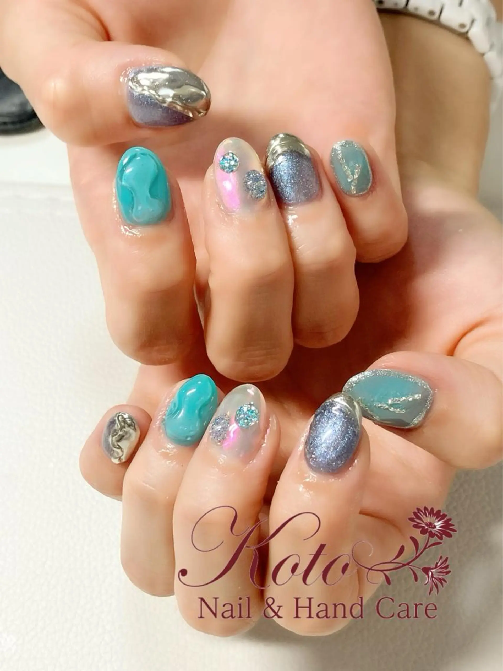 ネイル 長さ出し フットネイル フレンチネイル ジェルネイル ラメ(グリッター) Risa ネイルサロンKOTOのネイルデザイン