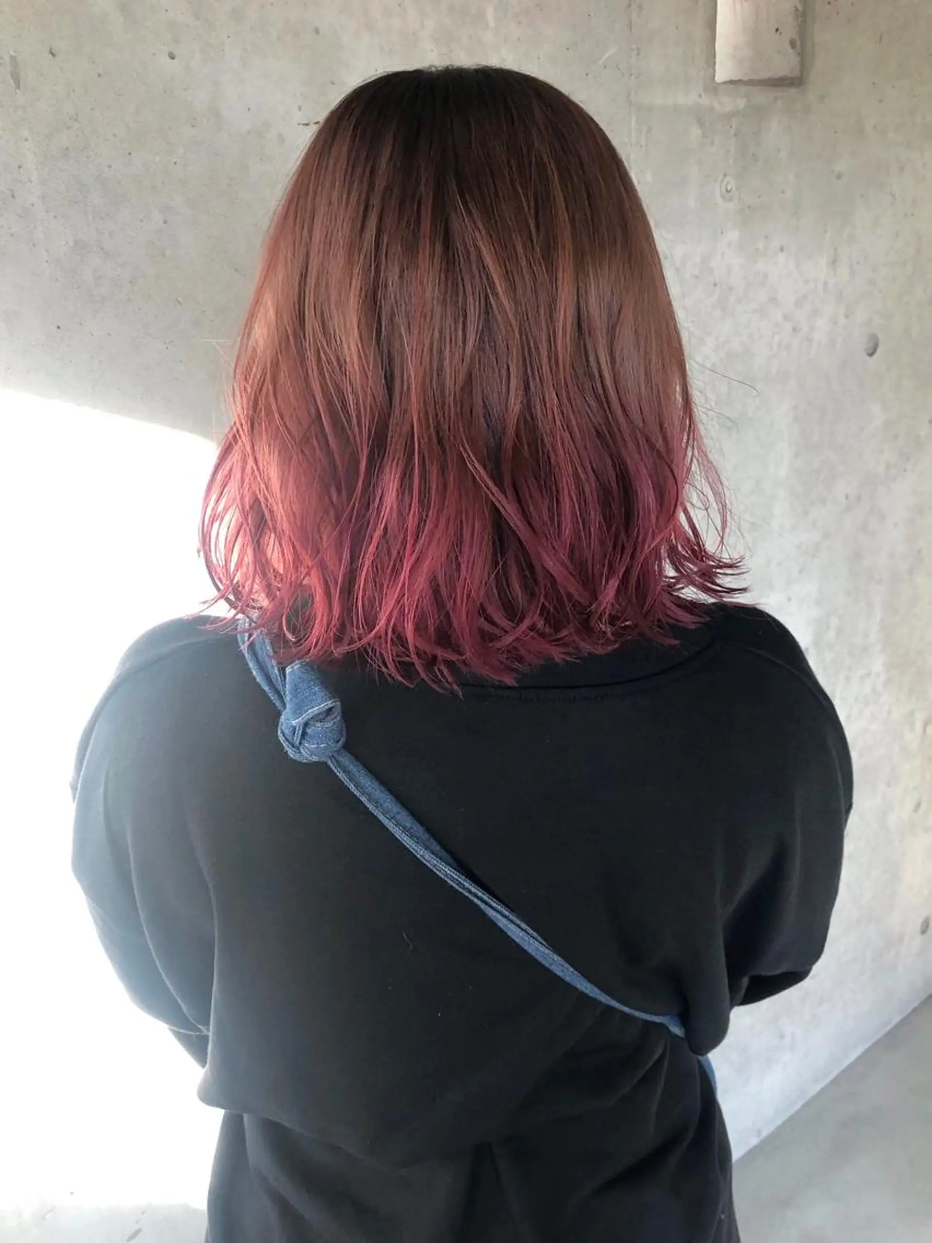 ミディアム カラー グラデーションカラー ピンクカラー 是枝 さくらのヘアスタイル