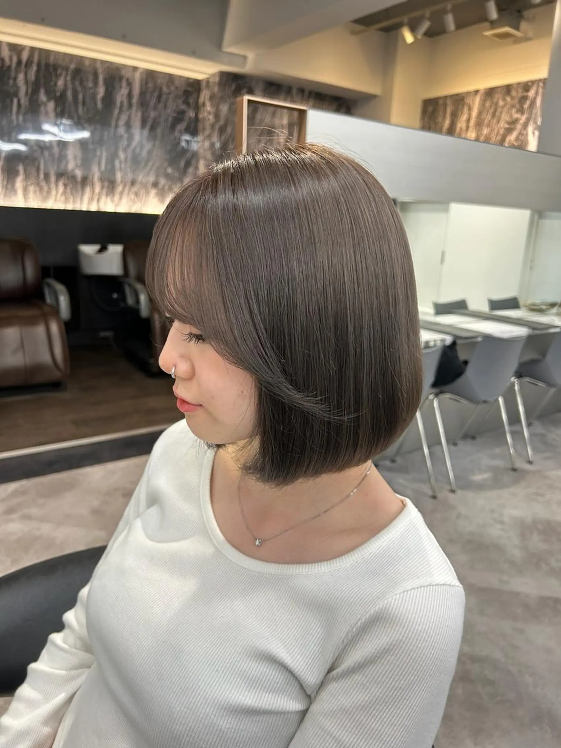 ミディアム ボブ カット ヘアカラー トリートメント EARTH AOBADAIのヘアスタイル