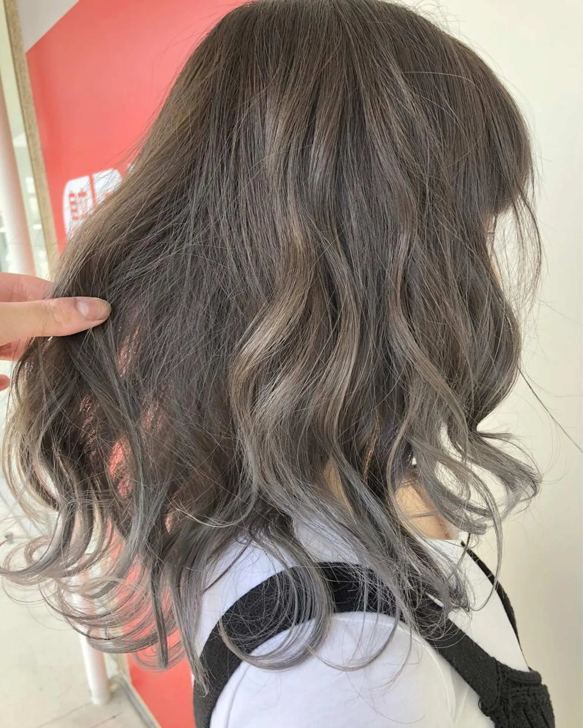 カラー 早川 真幸のヘアスタイル