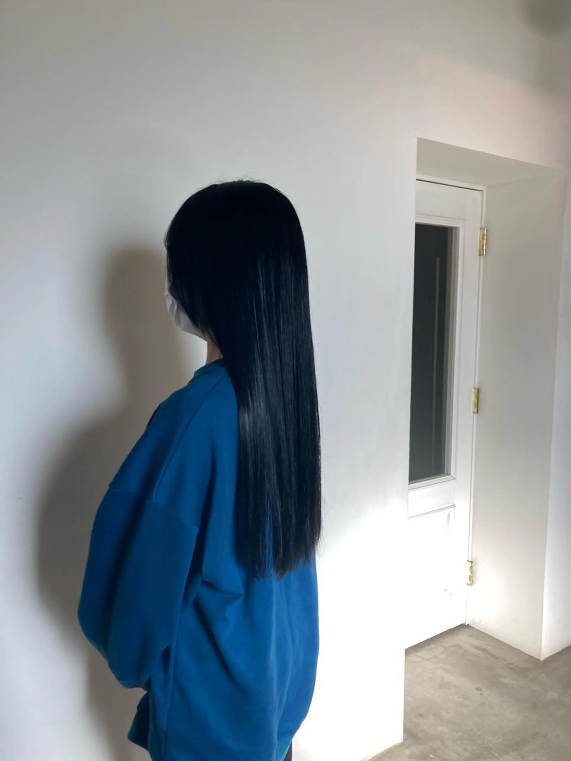 ロング カラー 黒髪 ブリーチ ブルーカラー ブルーブラック ブリーチなしカラー 前川 華恋 / room3のヘアスタイル