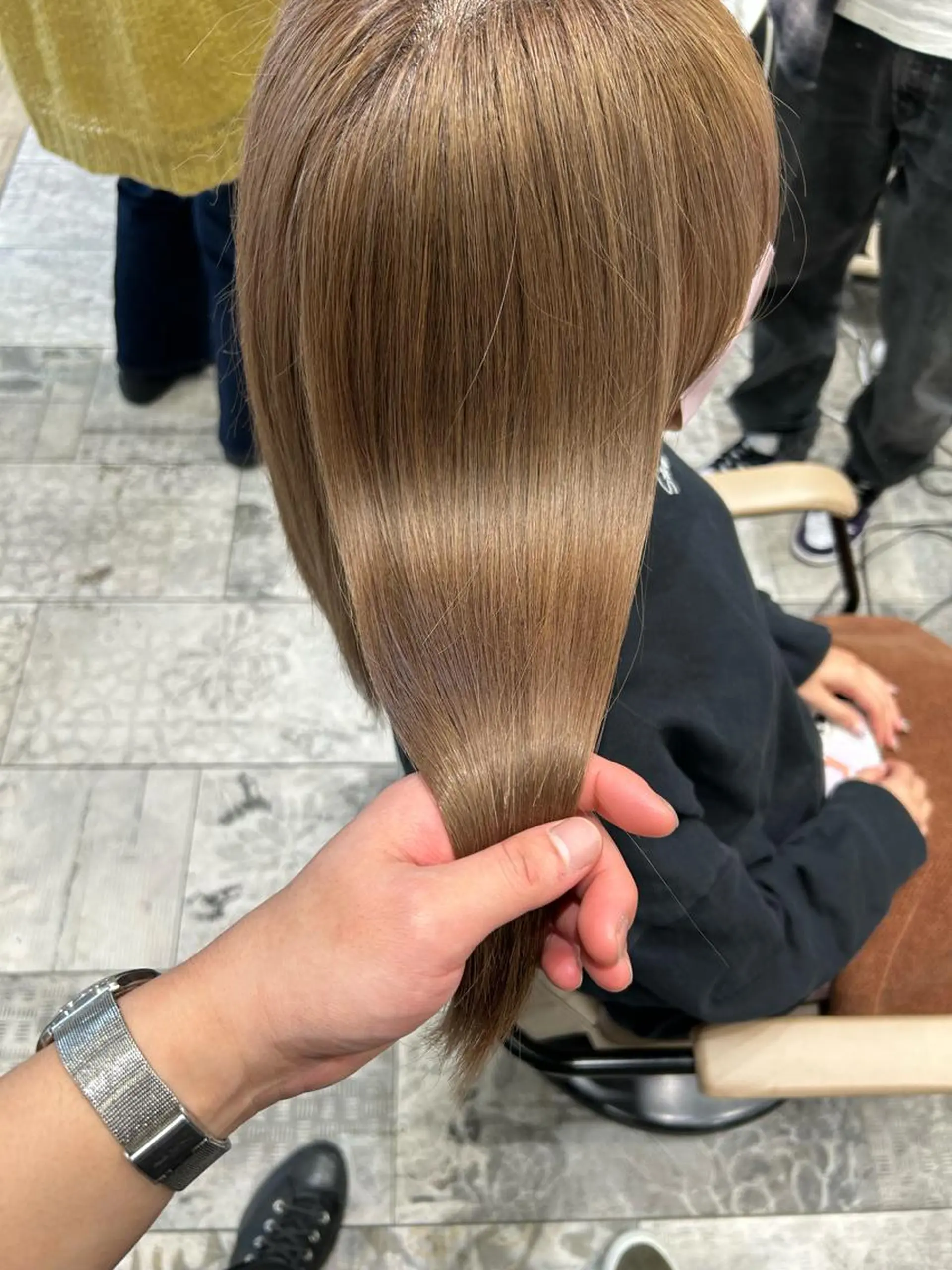 セミロング カラー パーマ ブリーチ ケアブリーチ ダブルカラー イヤリングカラー ハイライトカラー カット ヘアカラー 縮毛矯正 トリートメント 新宿✨顔周りカット 韓国ヘア/坂本亜裟海のヘアスタイル