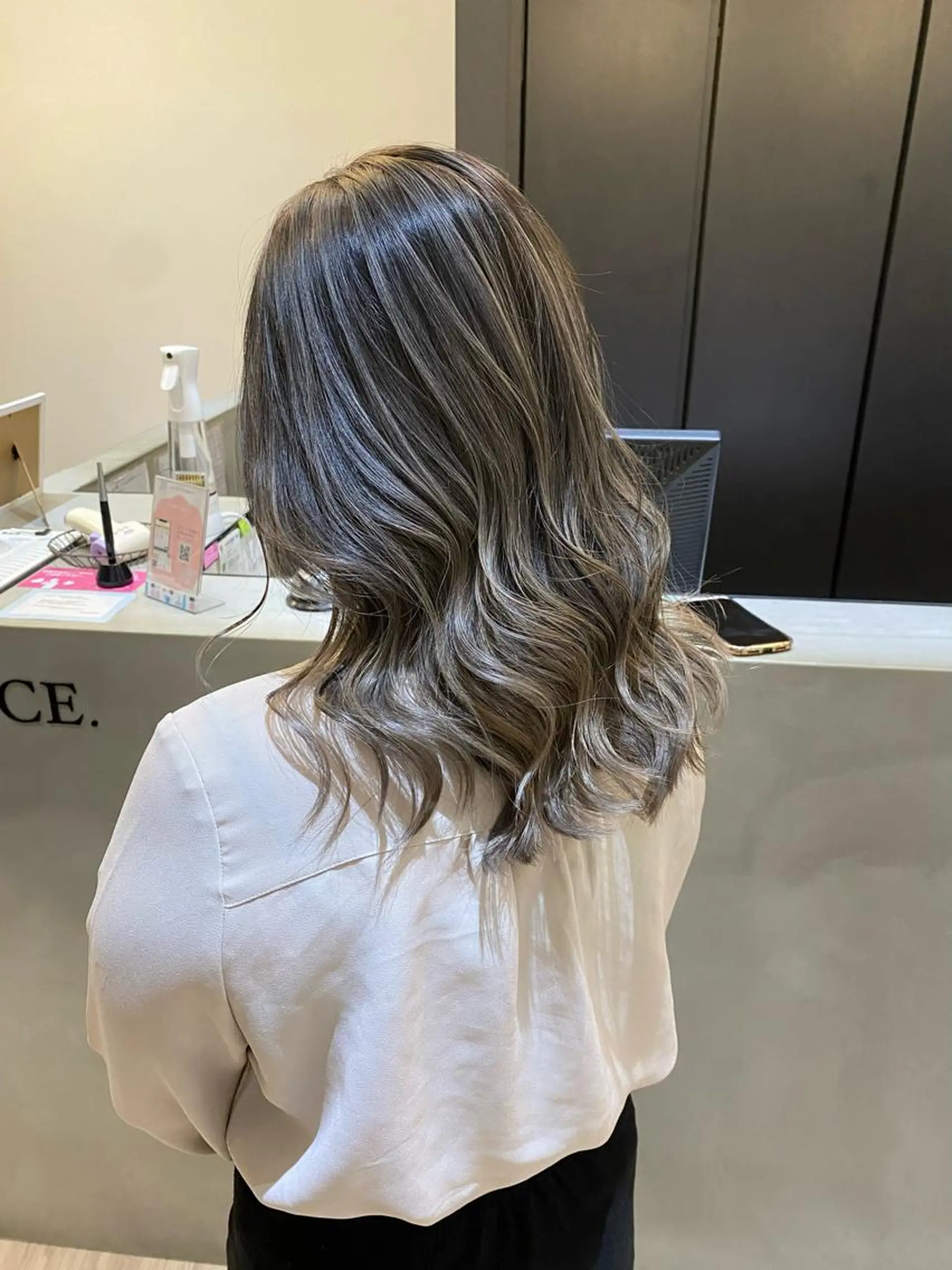 ミディアム カラー カット ヘアカラー トリートメント Chere  by AVANCE.所属・鍵谷 公宏のヘアスタイル