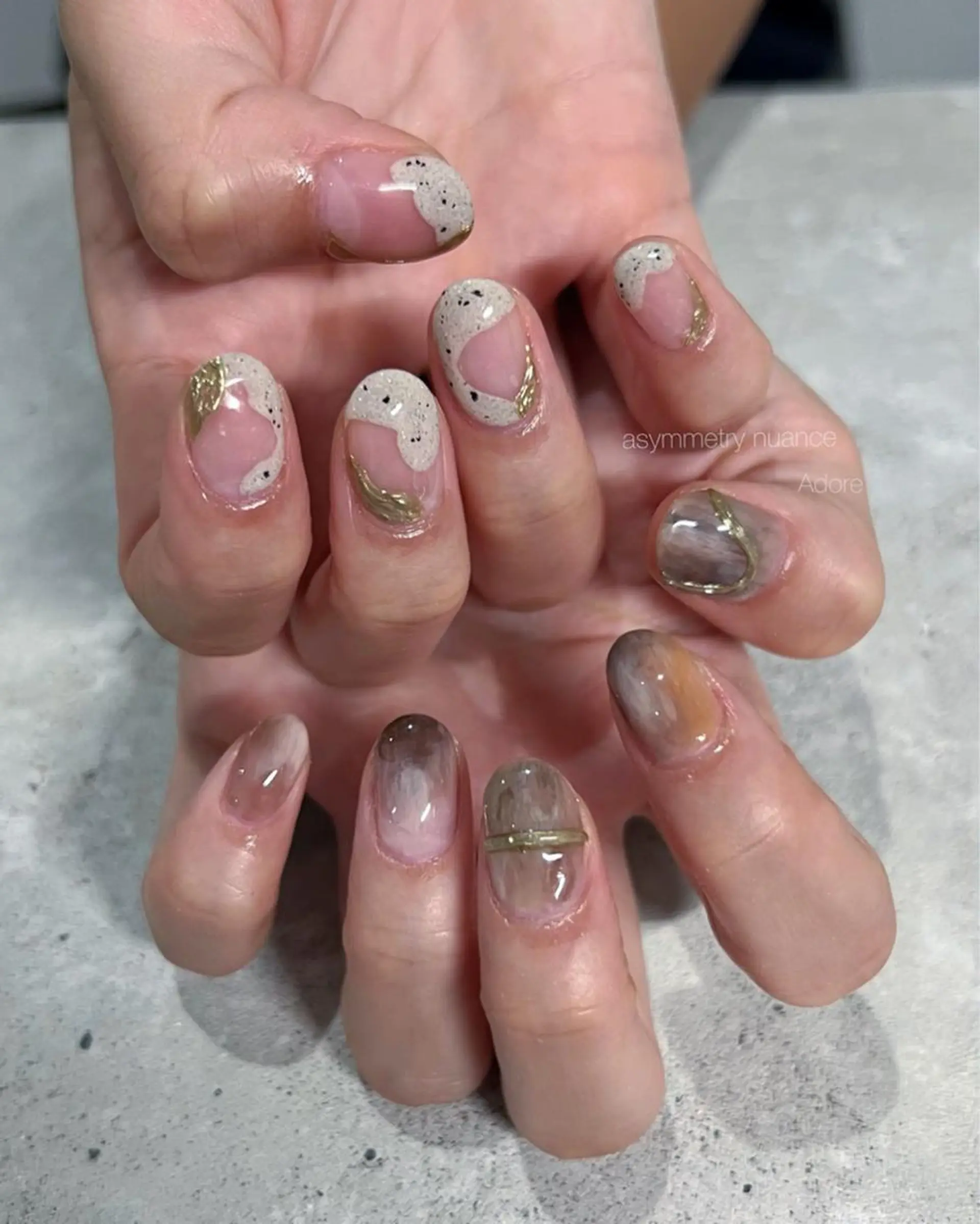ネイル クリアネイル ゴールド ミラーネイル ニュアンスネイル ハンドネイル Nail Adore.のネイルデザイン