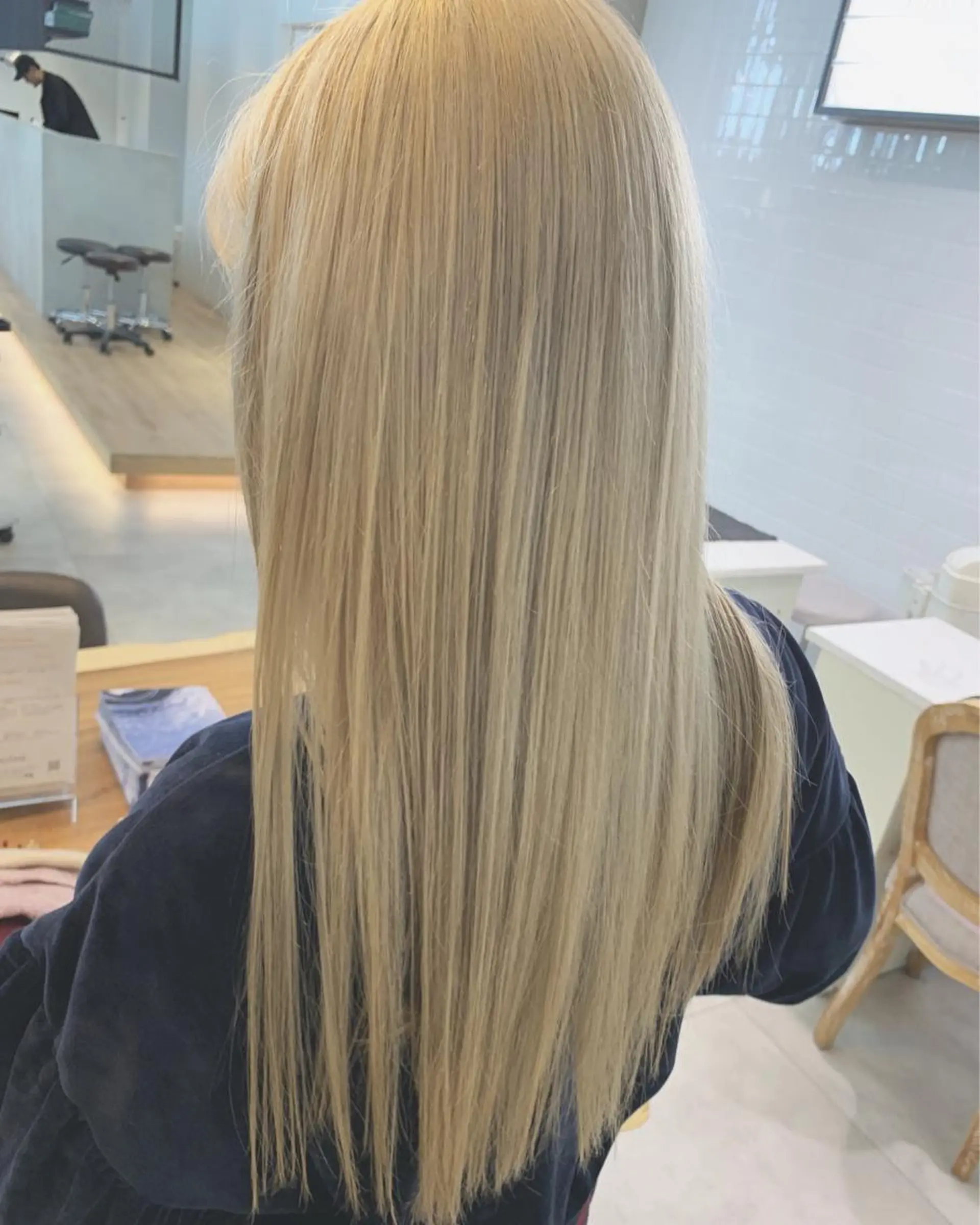 ロング カラー 酸性ストレート・ メンズ  三原 楊子のヘアスタイル