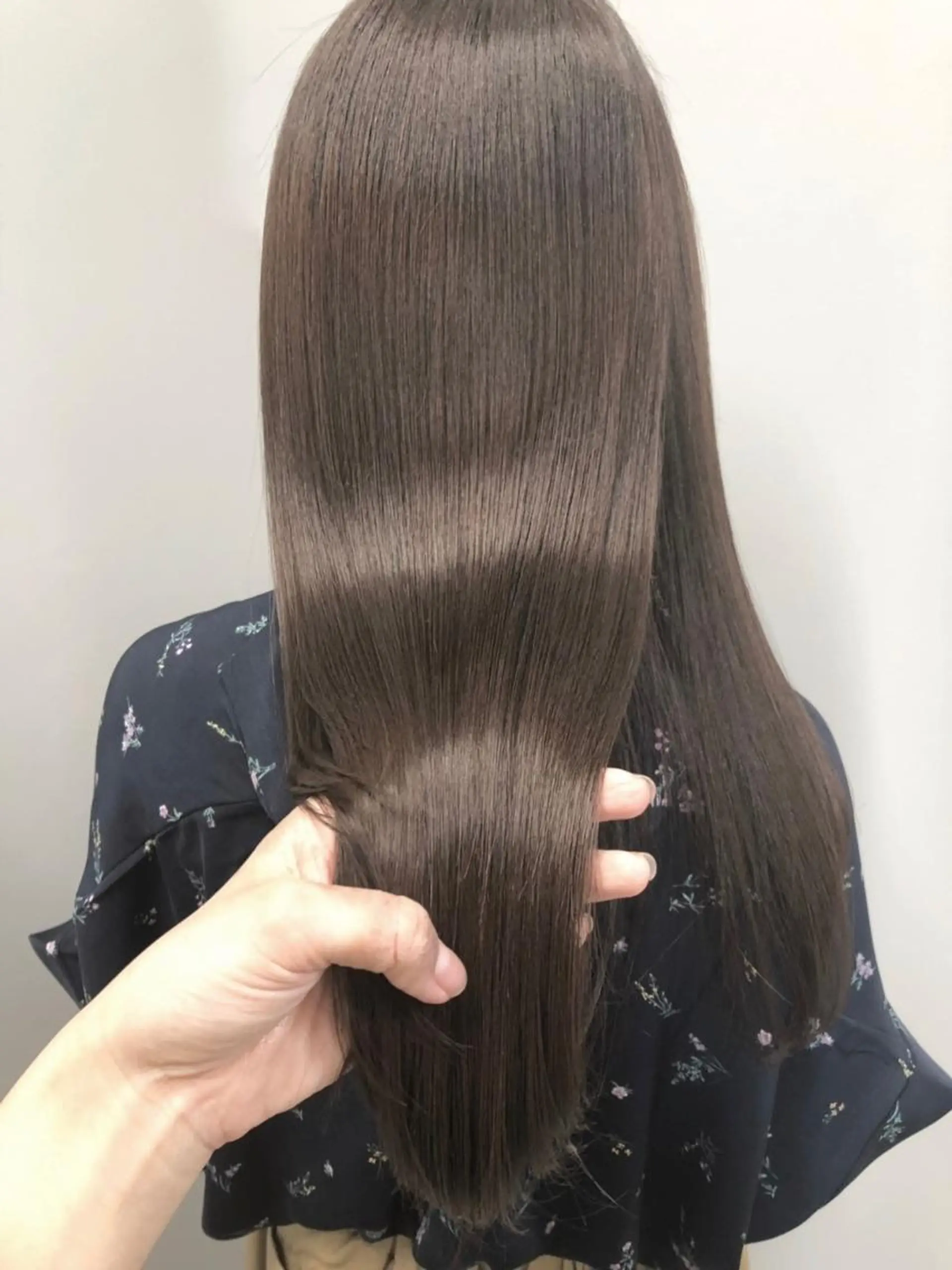 セミロング 透明感ハイトーン☆ 今津 佑太のヘアスタイル