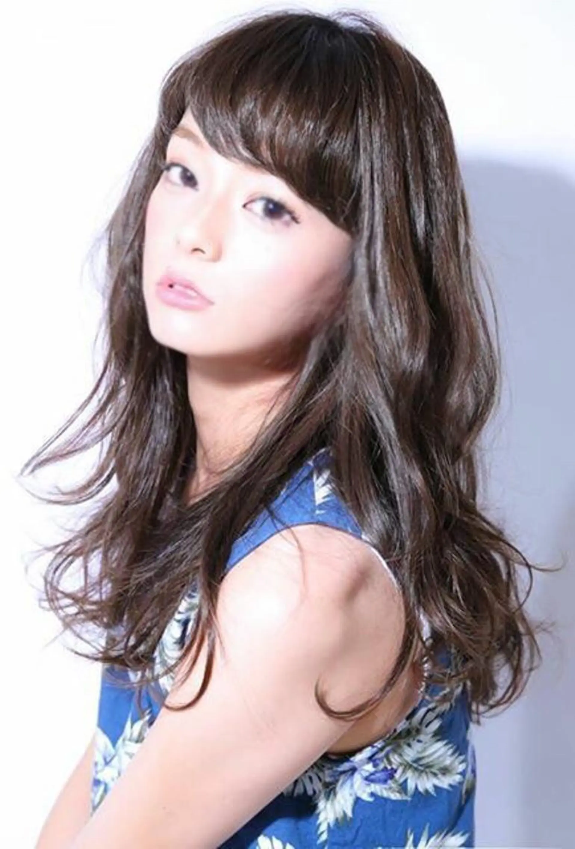 セミロング ロング カラー パーマ ダークグレー サロウィン柏所属・神山 昌子のヘアスタイル