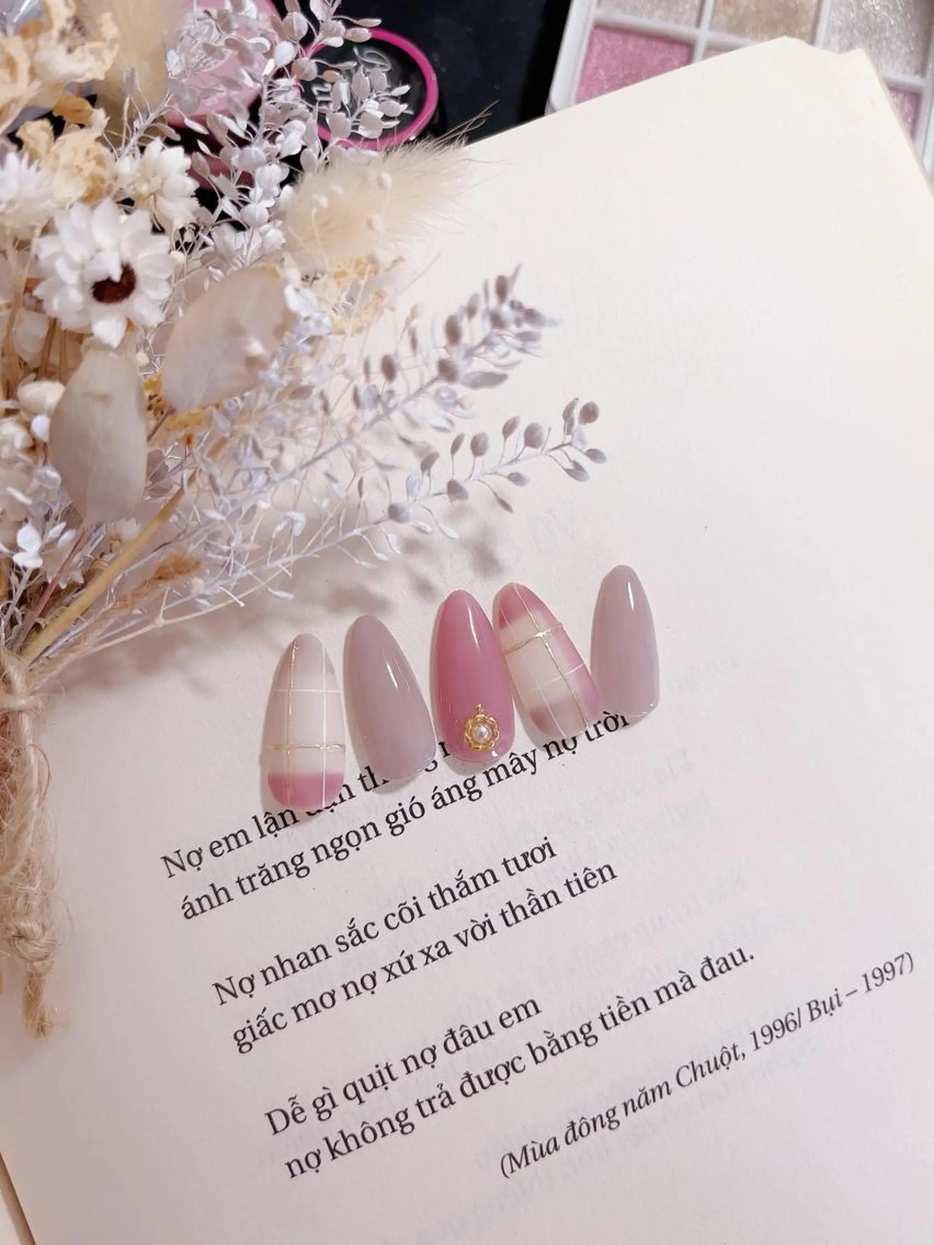 ネイル ハンドネイル KOMATSU YUKIのネイルデザイン