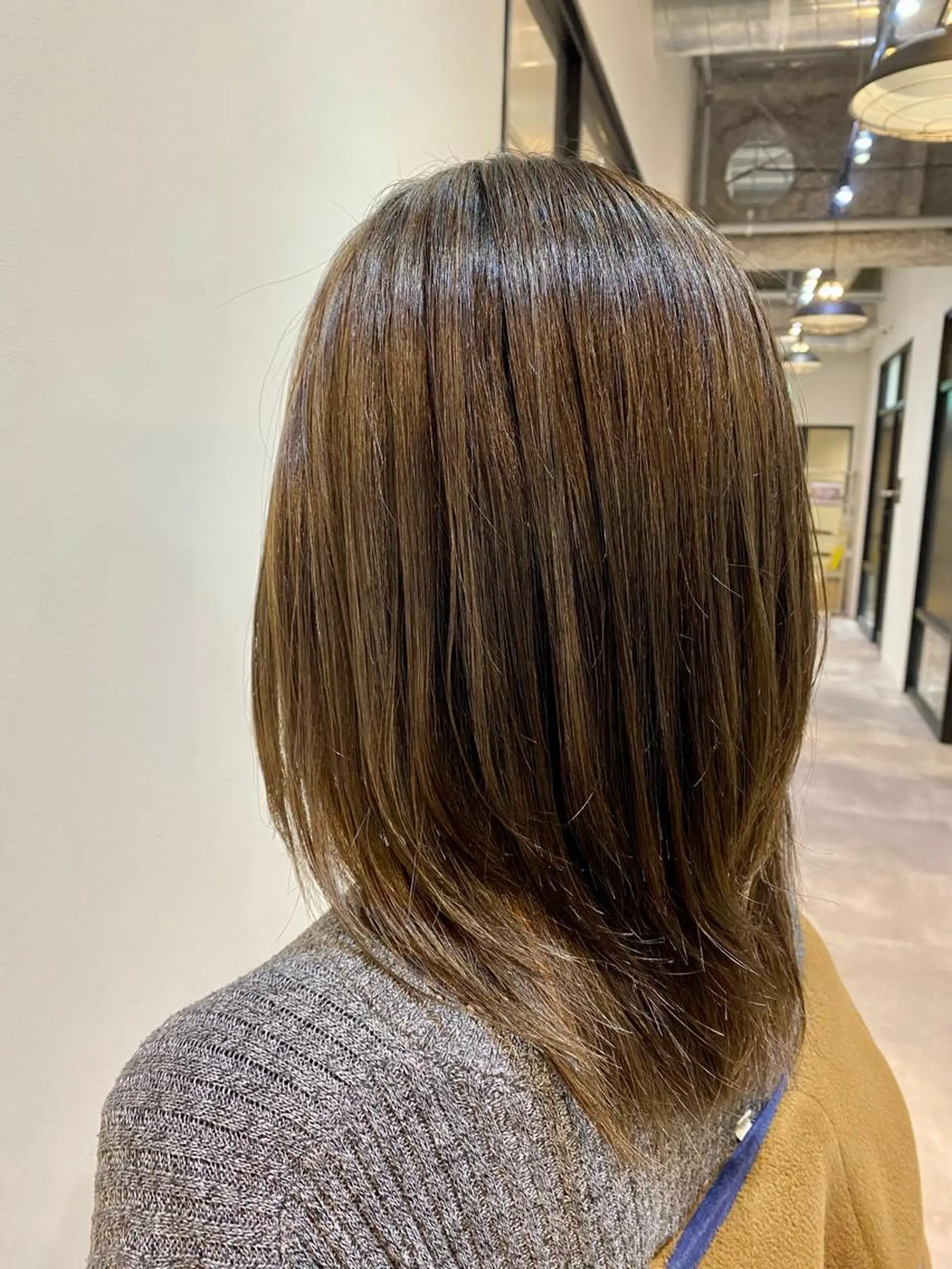 ミディアム カラー ミディアムパーマ バレイヤージュ ブリーチ ケアブリーチ デザインカラー カット ヘアカラー トリートメント ♡オシャ髪♡AI ✂️newi町田のヘアスタイル