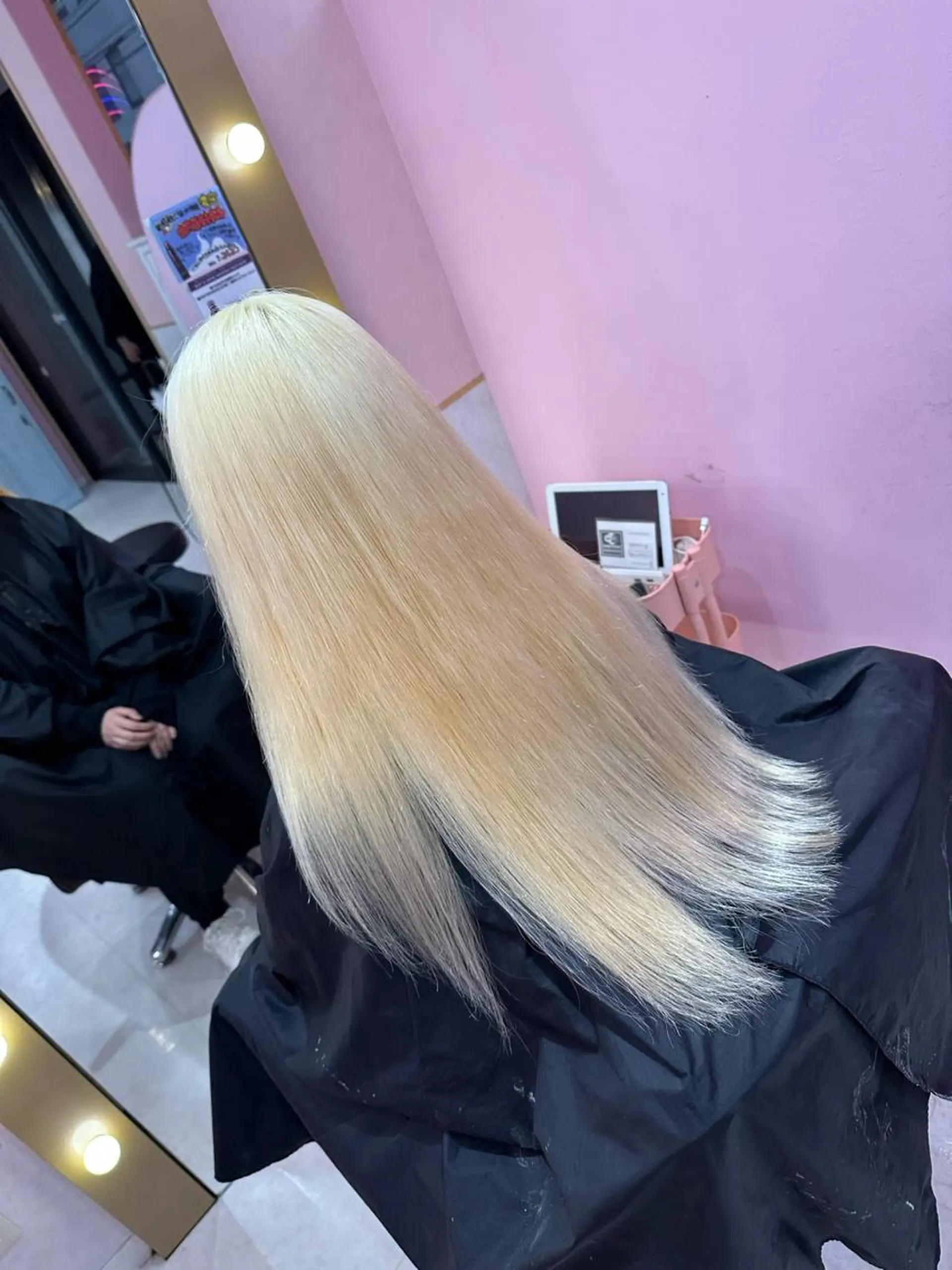 セミロング カラー ヘアカラー トリートメント ブリーチ人気No.1 MANATO🎨🌈のヘアスタイル