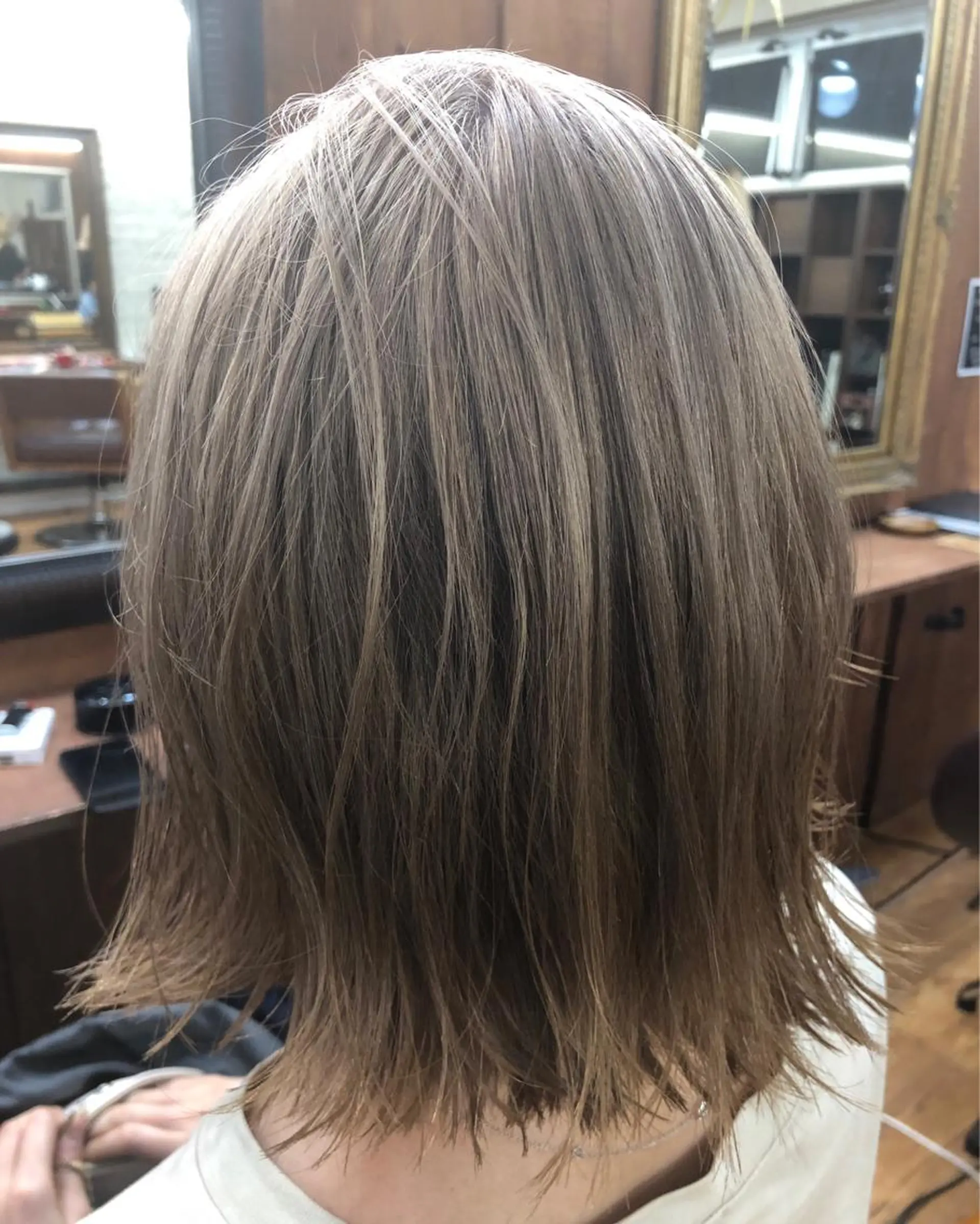 ミディアム カラー IROHA所属・髪質改善縮毛矯正なら ✨伊藤佳祐✨のヘアスタイル