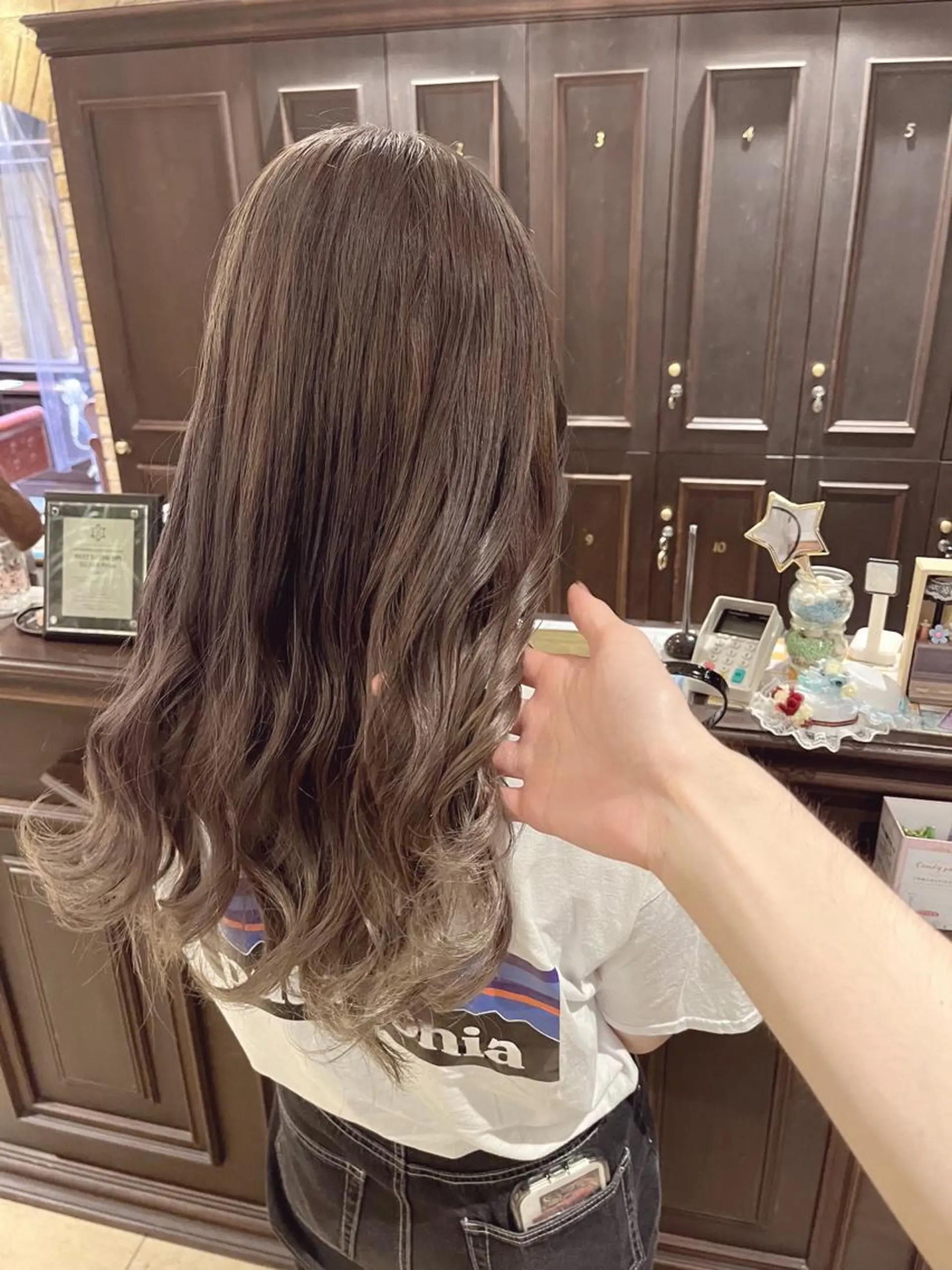 ロング ヘアカラー 🧡ミルクティー/ レイヤー🧡ショウナのヘアスタイル