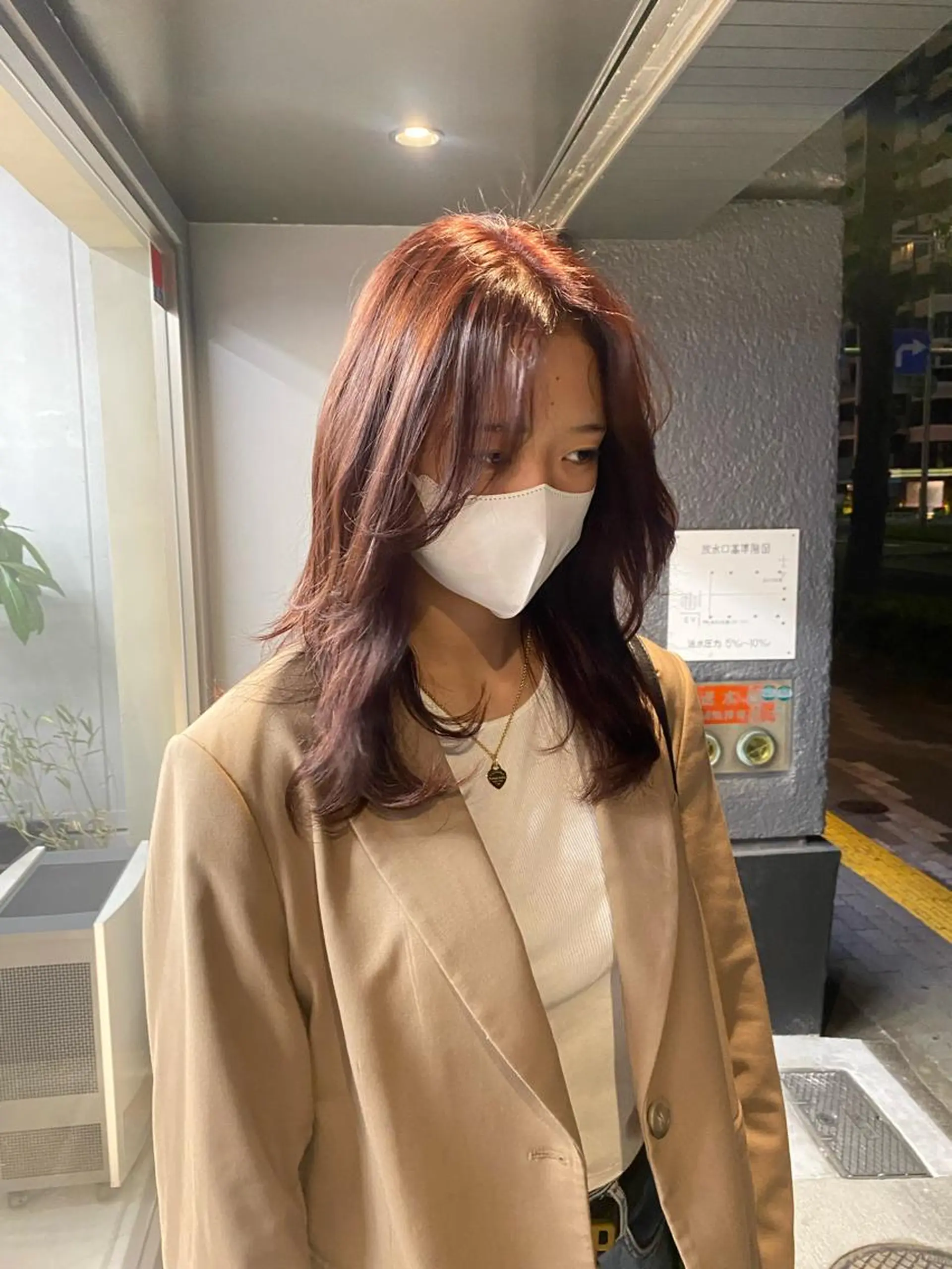 セミロング カラー レッドカラー qulim所属・前橋 姫奈のヘアスタイル