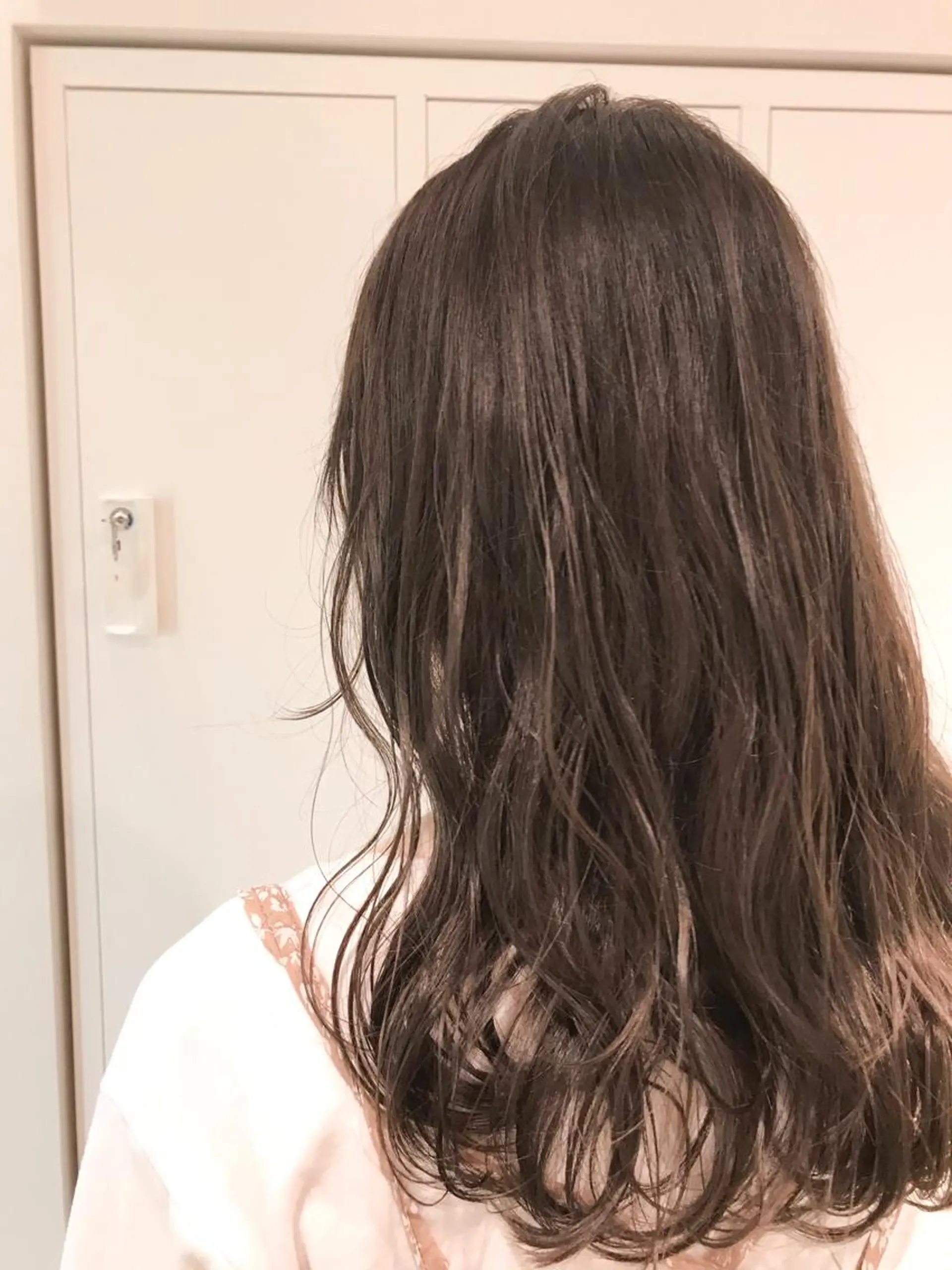 セミロング カラー ヘアアレンジ ベージュカラー モカベージュ 韓国/髪質改善💘 櫻井かれんのヘアスタイル