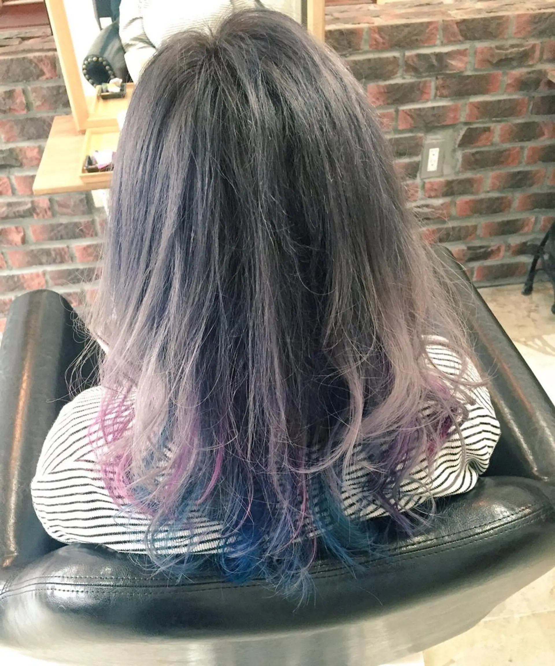 ミディアム カラー アッシュ ブリーチ skin所属・中村 梨沙のマツエク・マツパデザイン