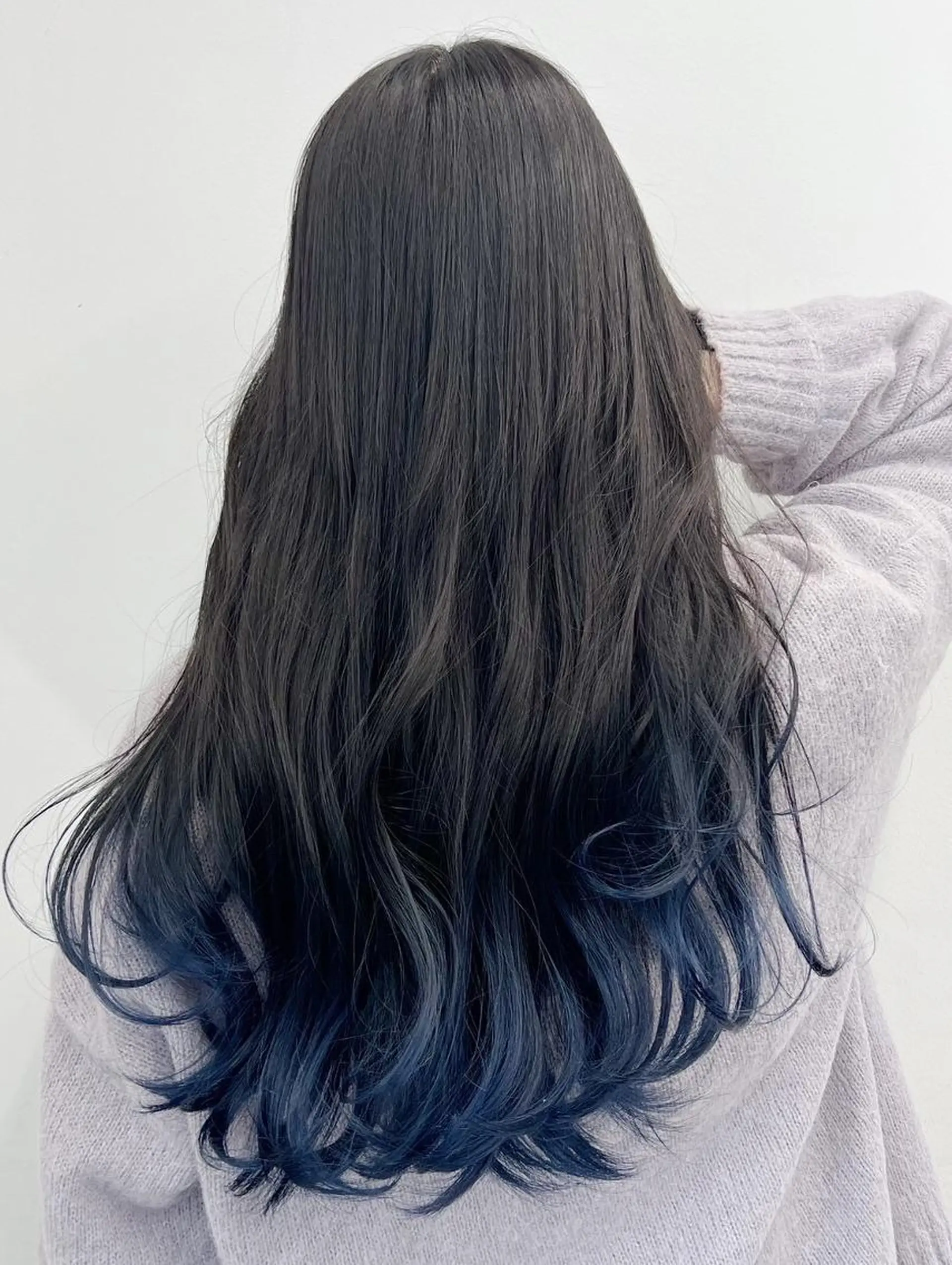 ロング カラー アディクシーカラー アッシュ ブルーカラー ダークアッシュ グレージュ 【公式】amble luxe 中野のヘアスタイル