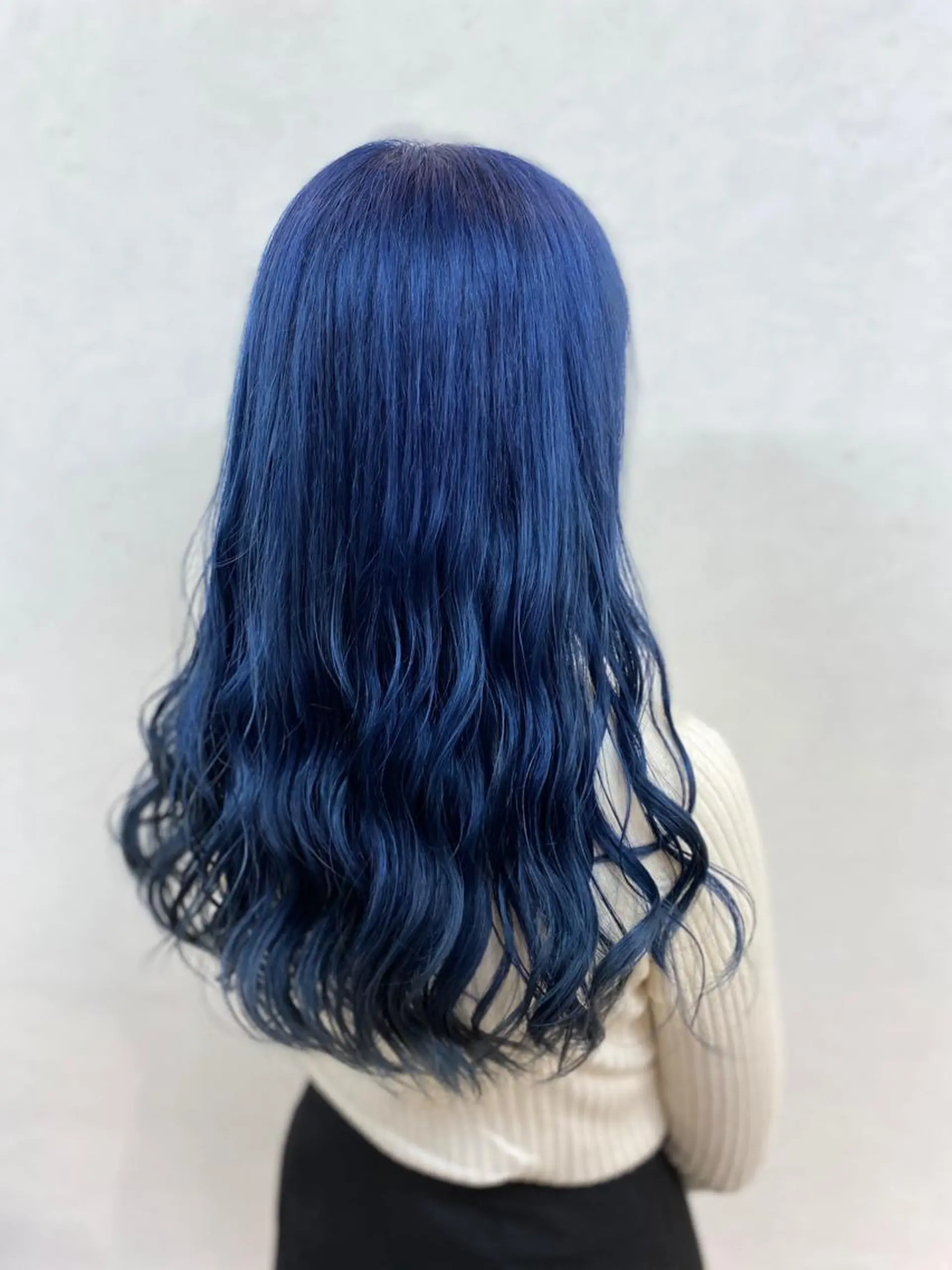 ロング カラー ブリーチ ブルーカラー ケアブリーチ 韓国風ヘア 岡本 拓朗のヘアスタイル