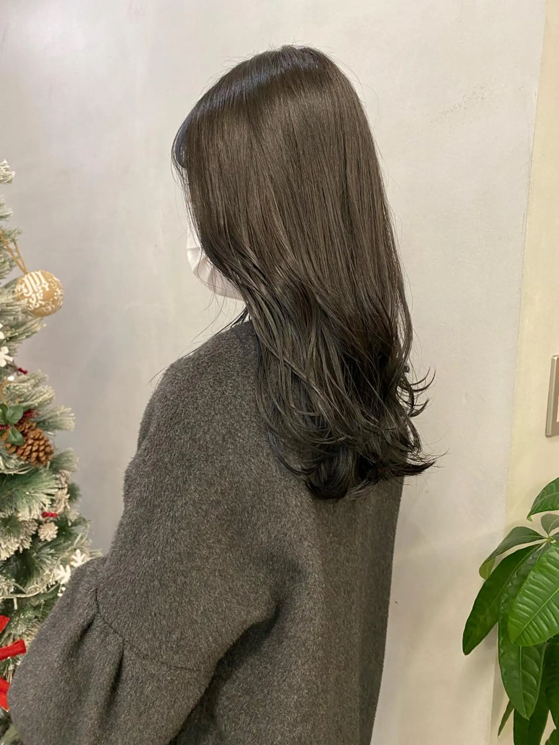 セミロング カラー ヘアアレンジ アイブロウ 、 、のヘアスタイル