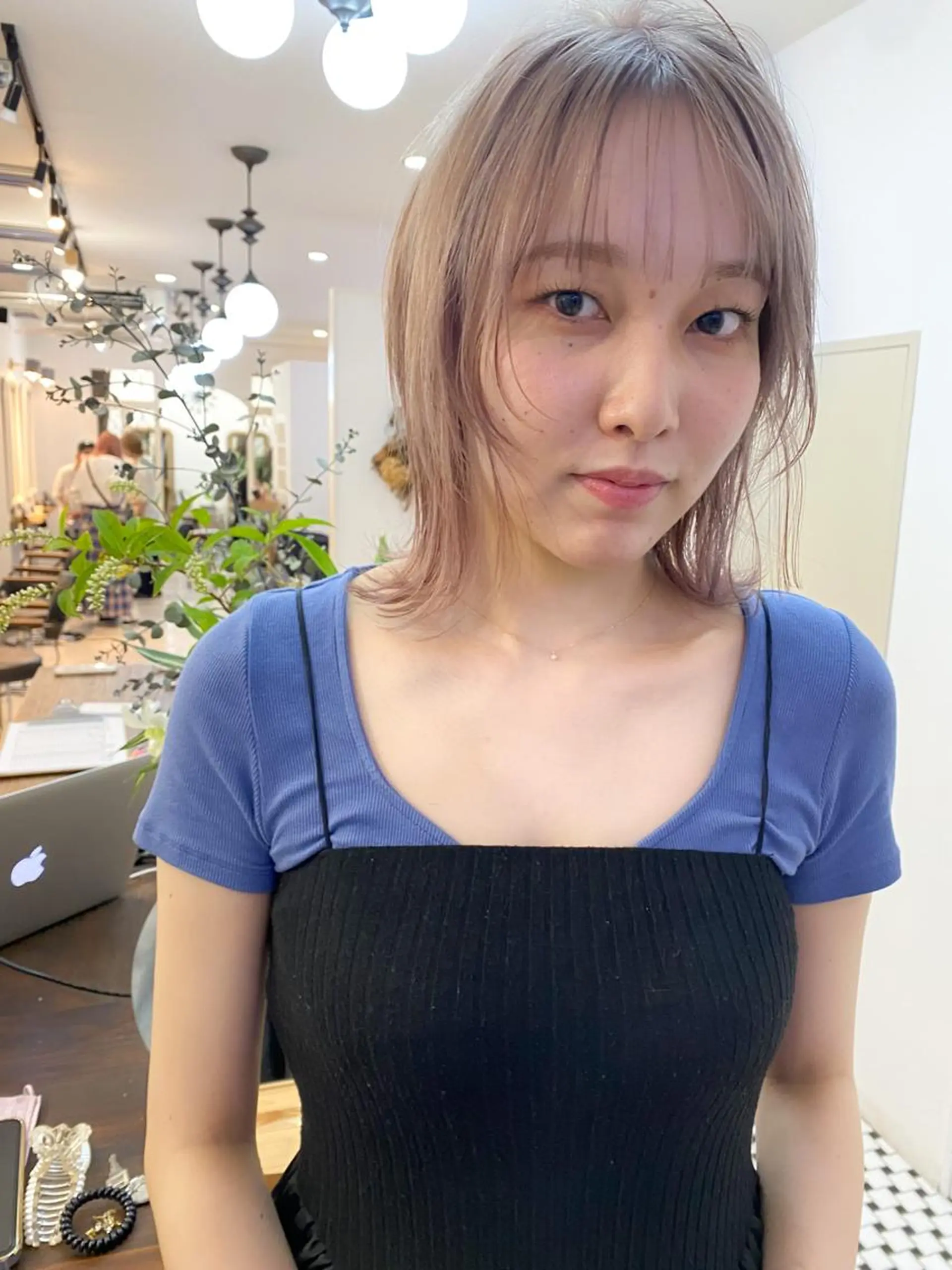 ミディアム カラー 顔周りレイヤー/韓国 ブリーチminamiのヘアスタイル