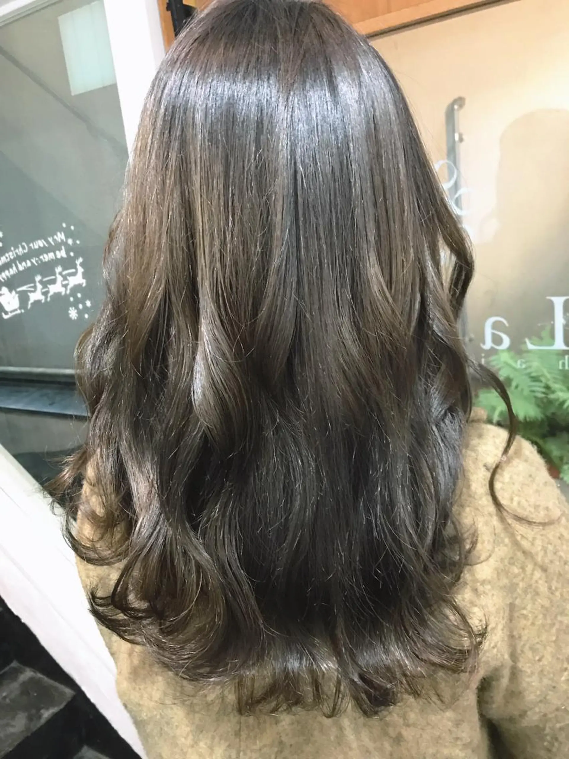 ロング ハイライト カット ヘアカラー トリートメント 山本 みきのヘアスタイル