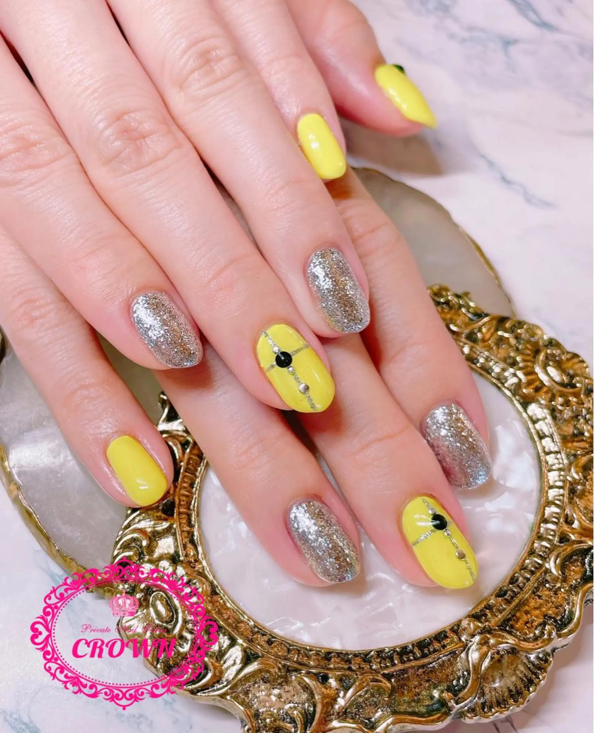 ネイル ハンドネイル CROWN プライベートサロンのネイルデザイン