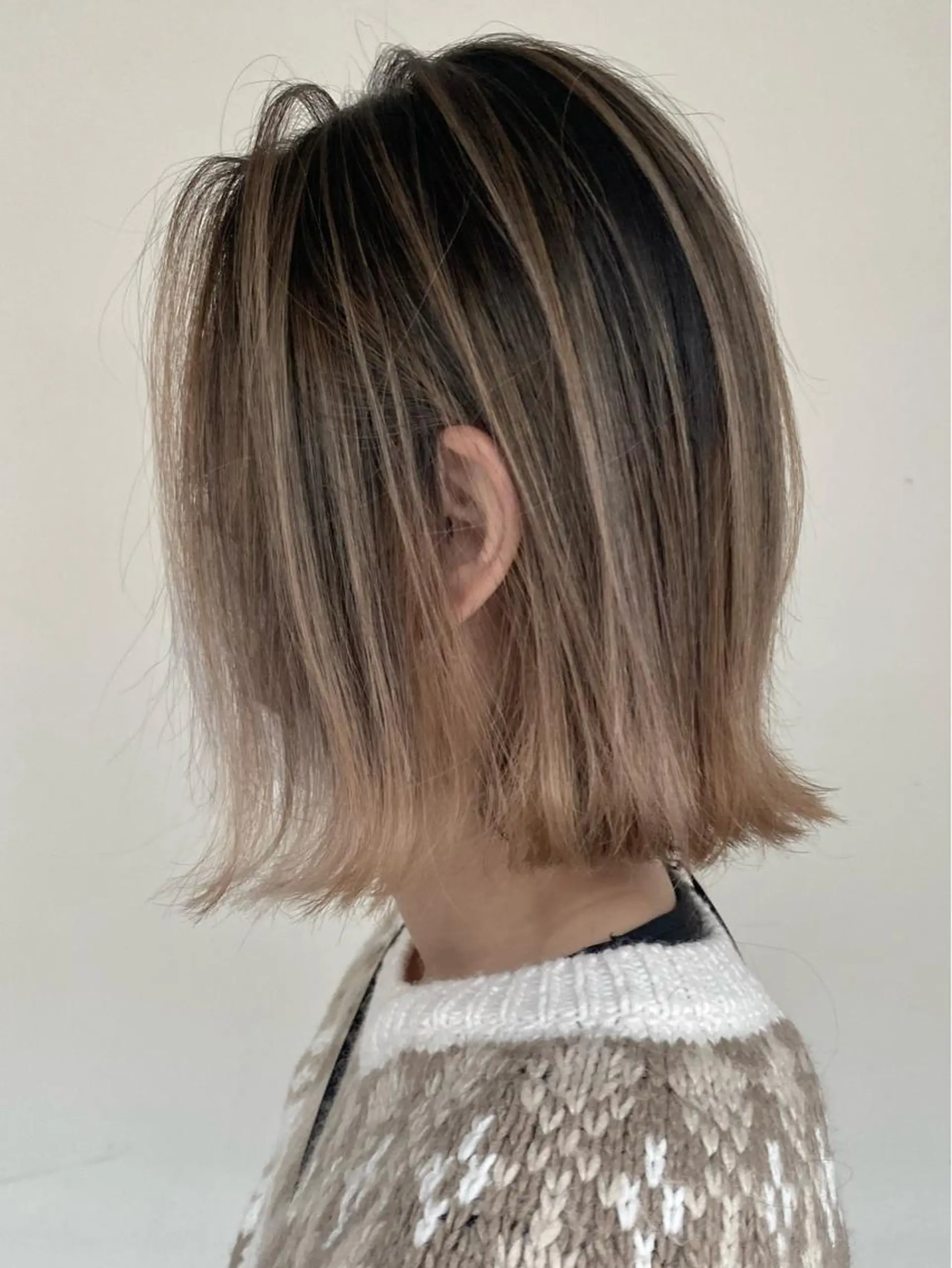 ショート カラー バレイヤージュ ベージュカラー レイヤーカット 白髪ぼかし バレイヤージュ志鎌のヘアスタイル