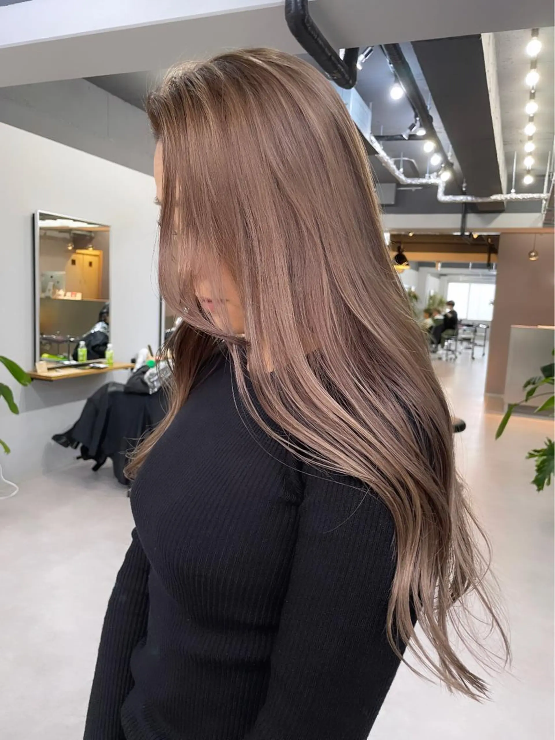 ロング カラー ミルクティーベージュ ❤︎レイヤー　MIAのヘアスタイル