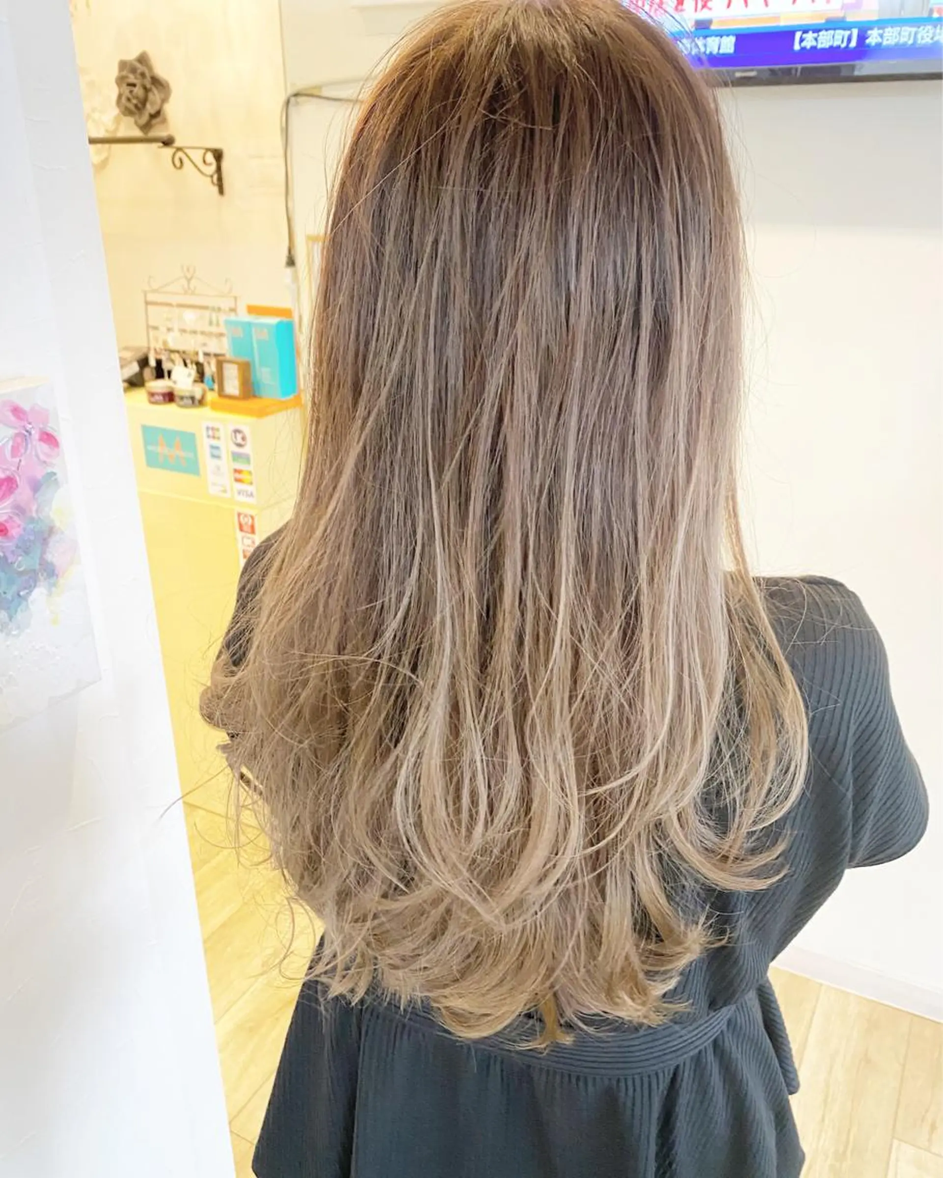 ミディアム カラー ハイライトカラー ハイライト カット ヘアカラー grand juteのヘアスタイル