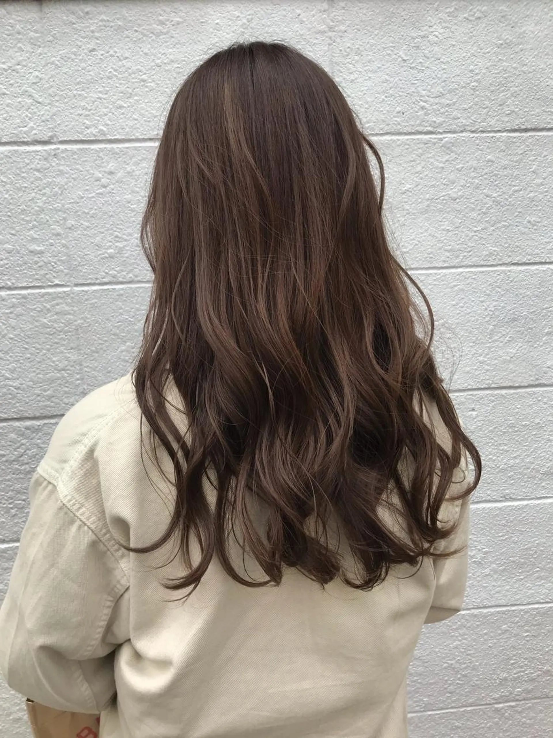 ロング カラー ベージュカラー JUNTA 梅田茶屋町のヘアスタイル