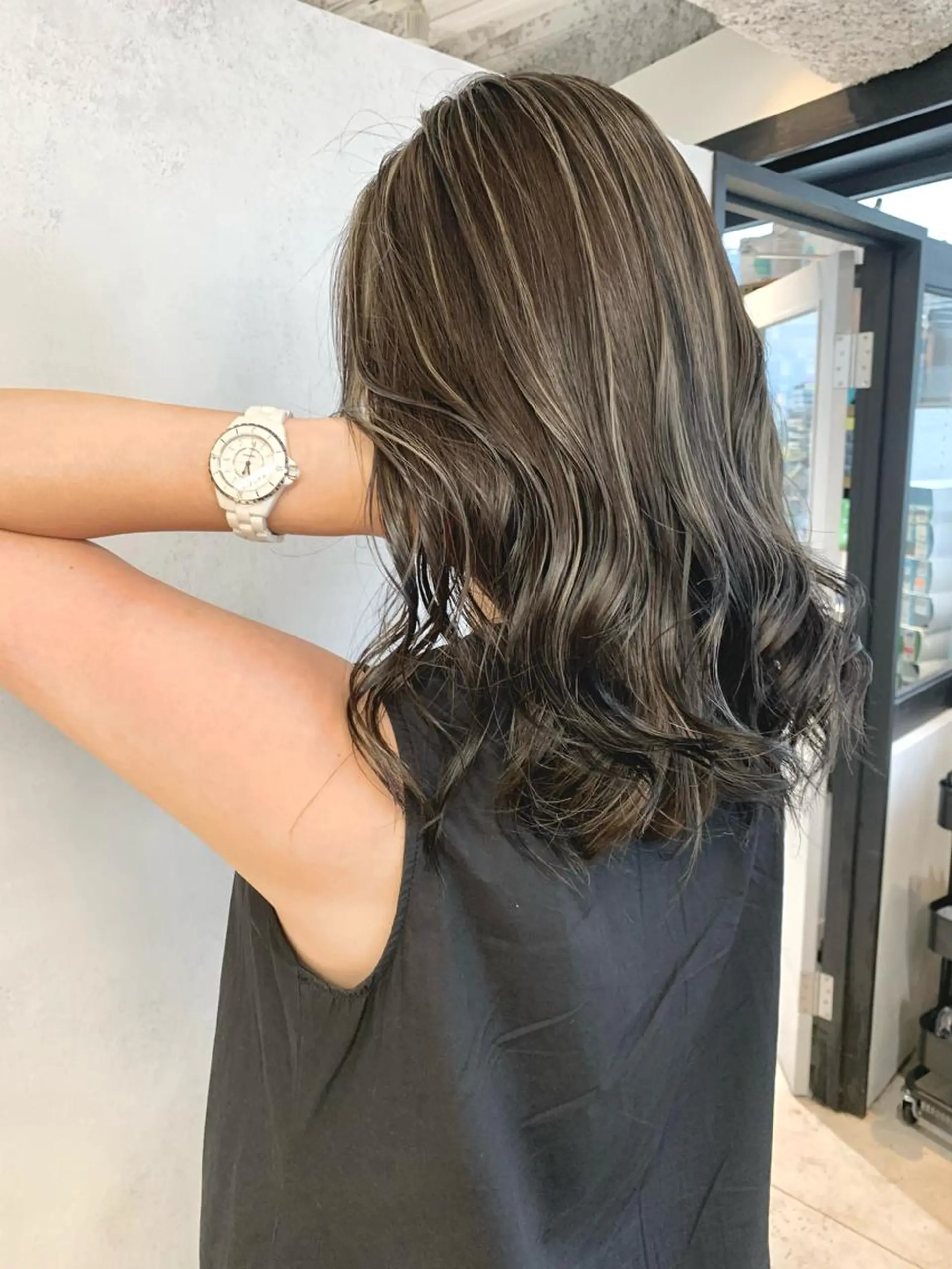 セミロング 韓国レイヤーカット KOUKIのヘアスタイル