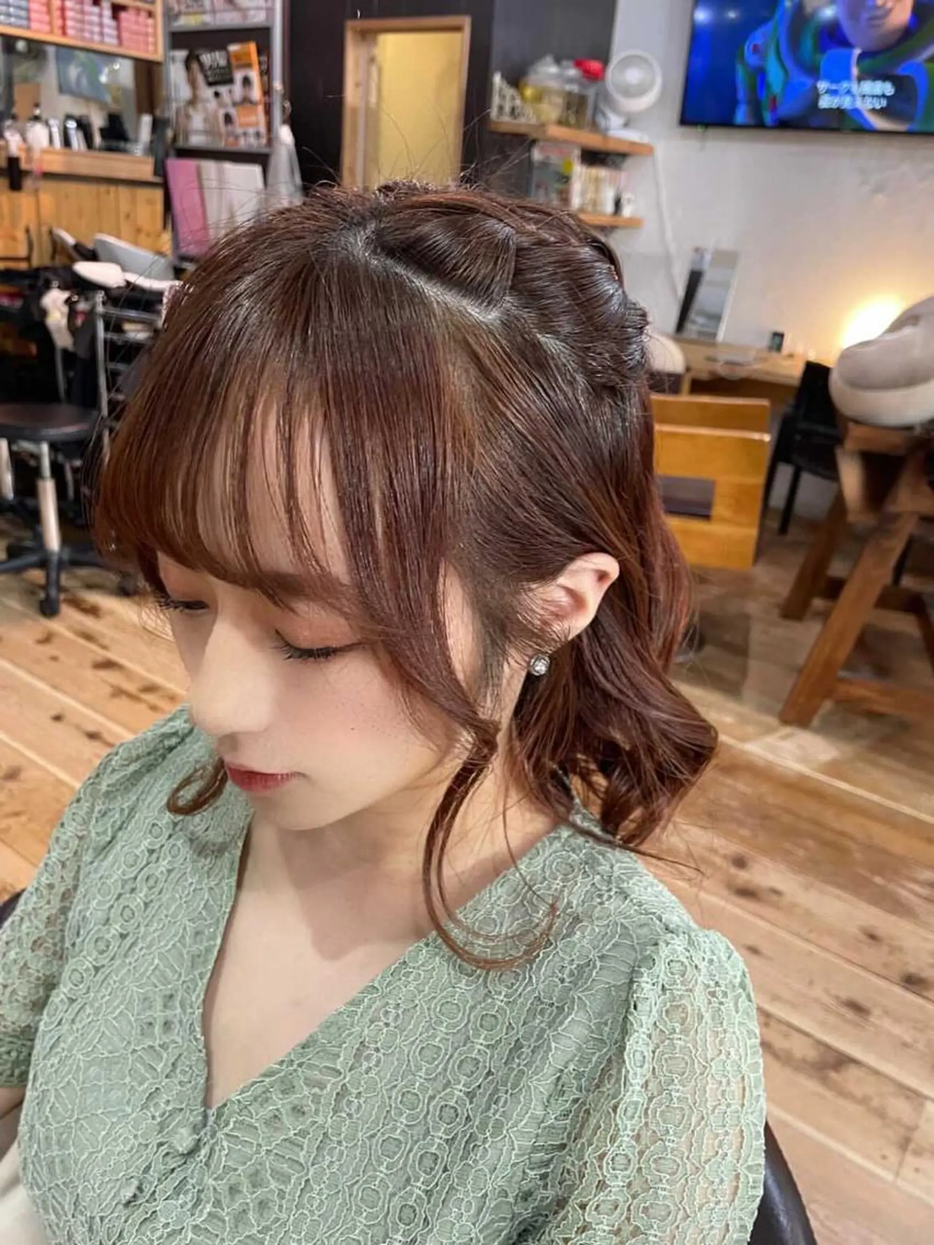 ミディアム カラー ヘアアレンジ 【韓国レイヤー特化 ハッシュカット】のヘアスタイル