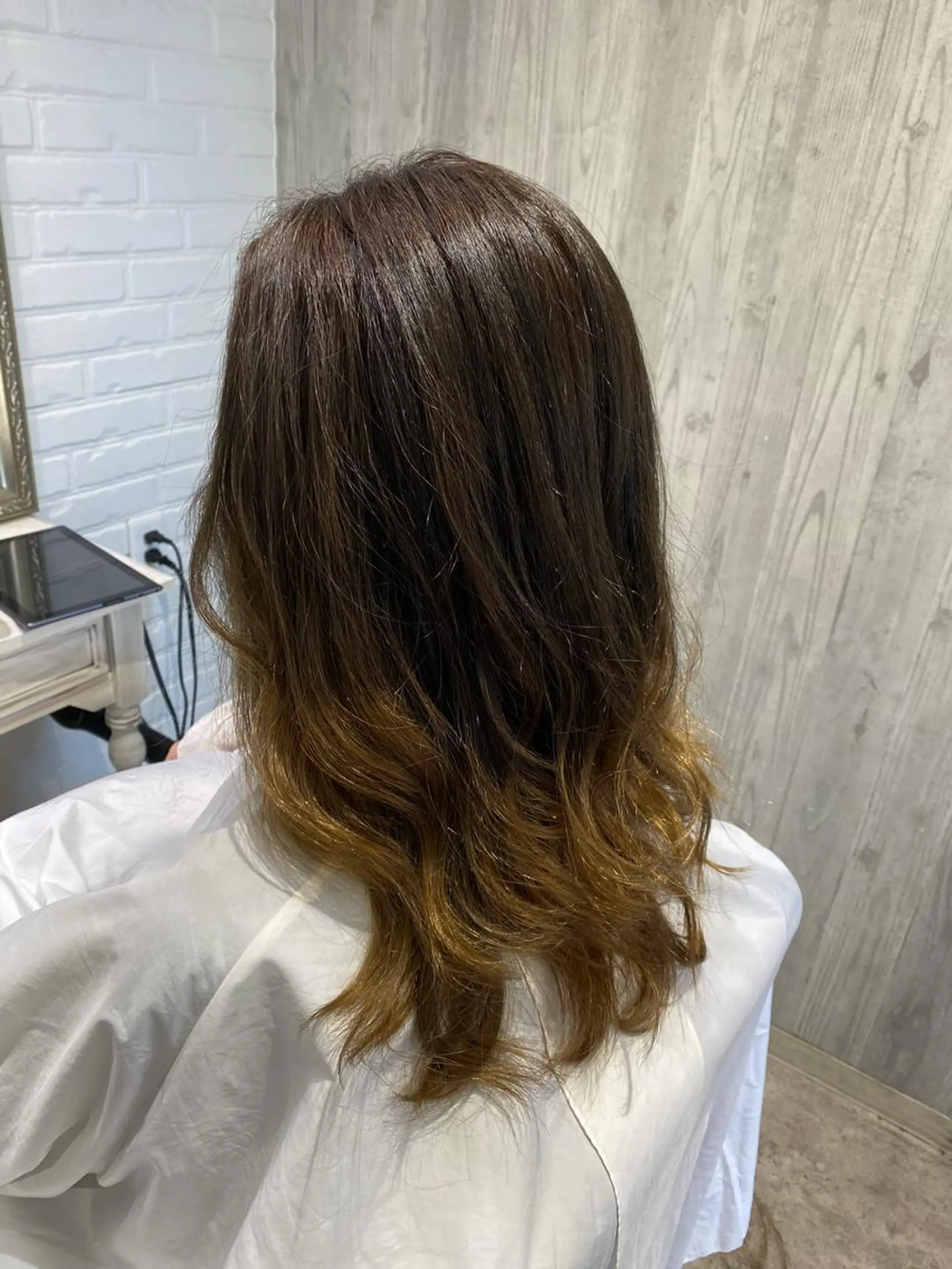 セミロング カラー グラデーションカラー カット ヘアカラー トリートメント Renatus店長 金子裕美のヘアスタイル