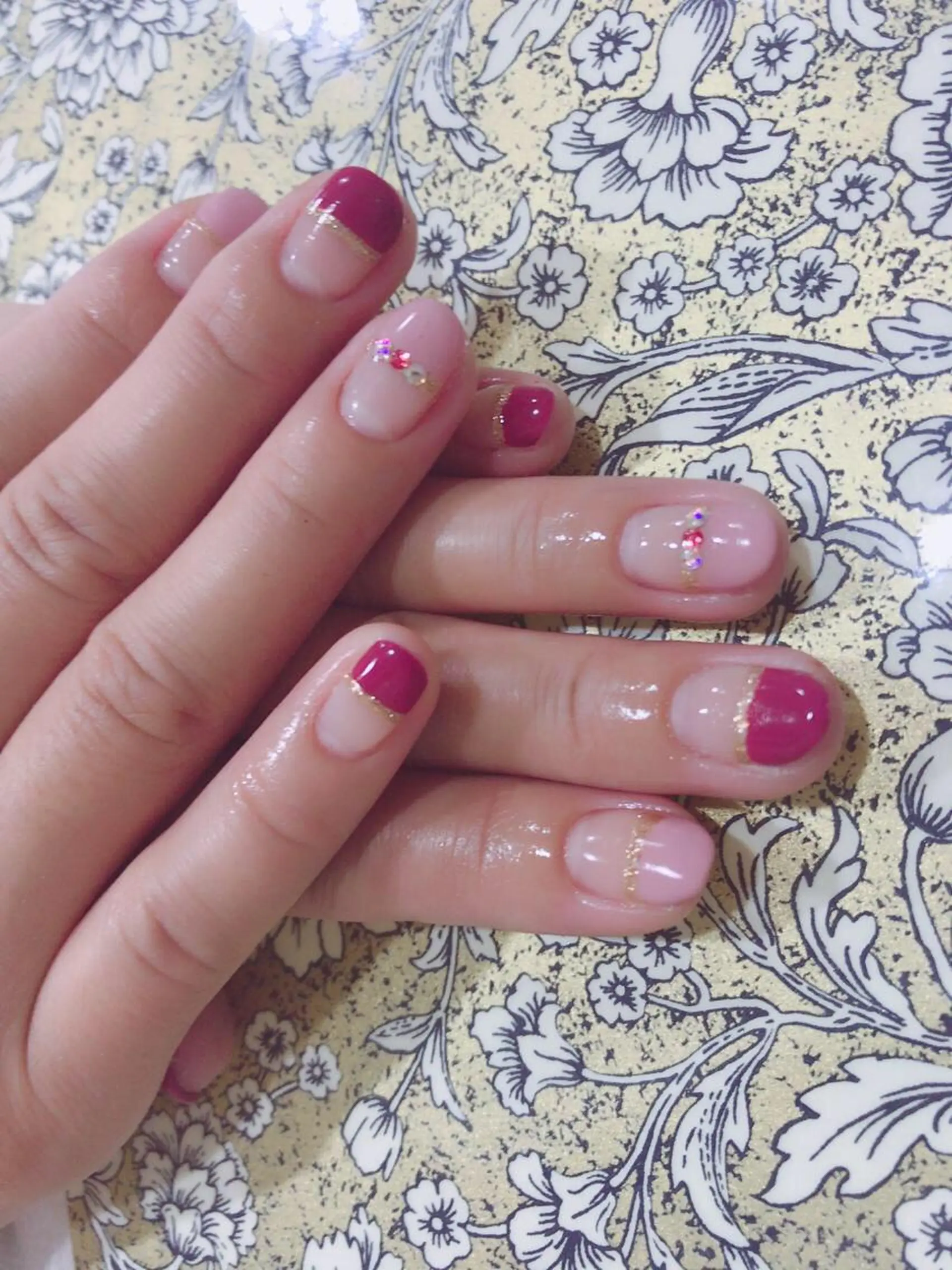 ネイル 指名支持率NO.1 スタイリストのヘアスタイル