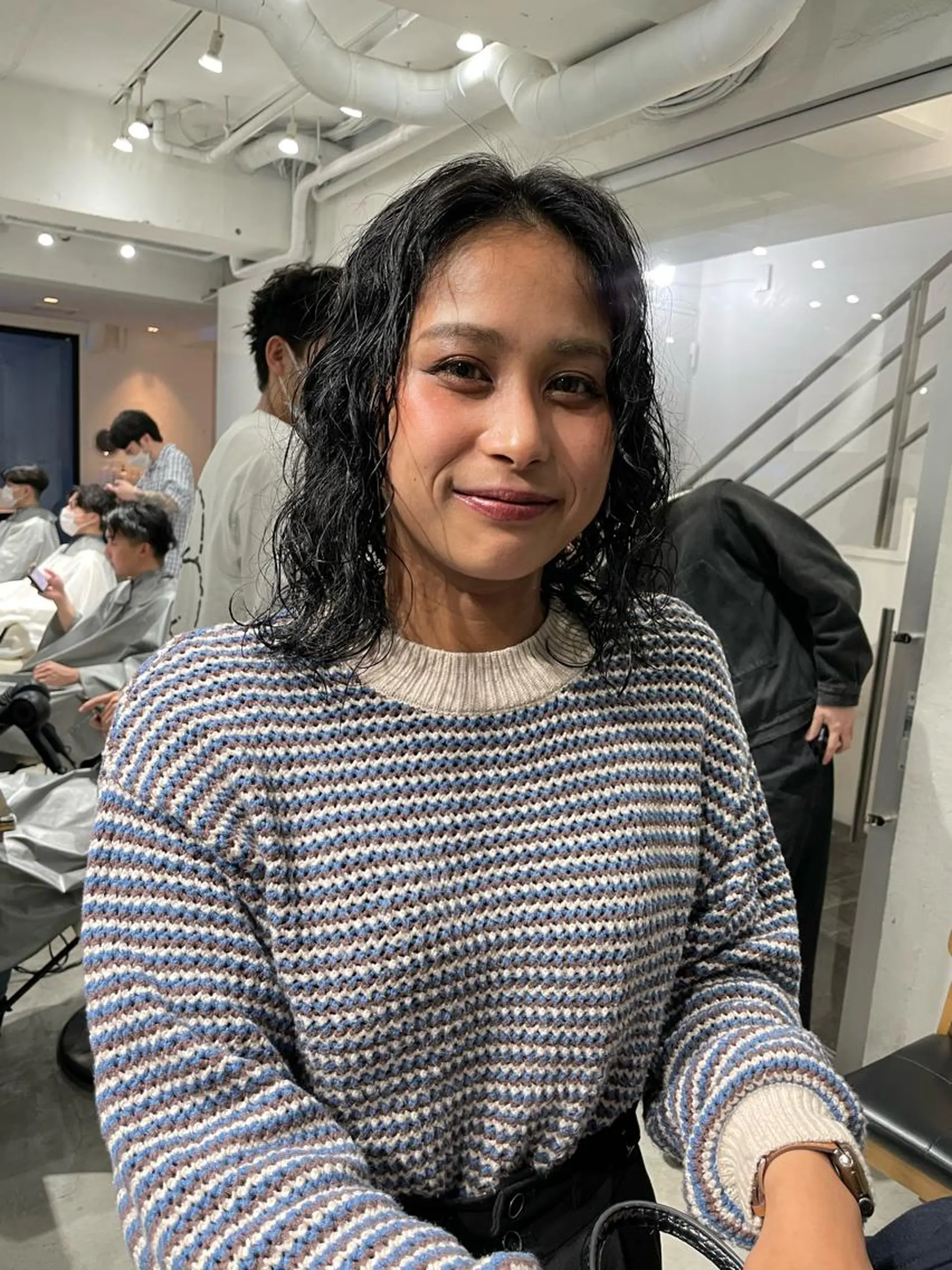 ミディアム パーマ ミディアムパーマ ツイストスパイラルパーマ ボブ ハイライト 髪質改善 カット パーマ トリートメント スパイラルパーマ 🌐hina⭐️のヘアスタイル