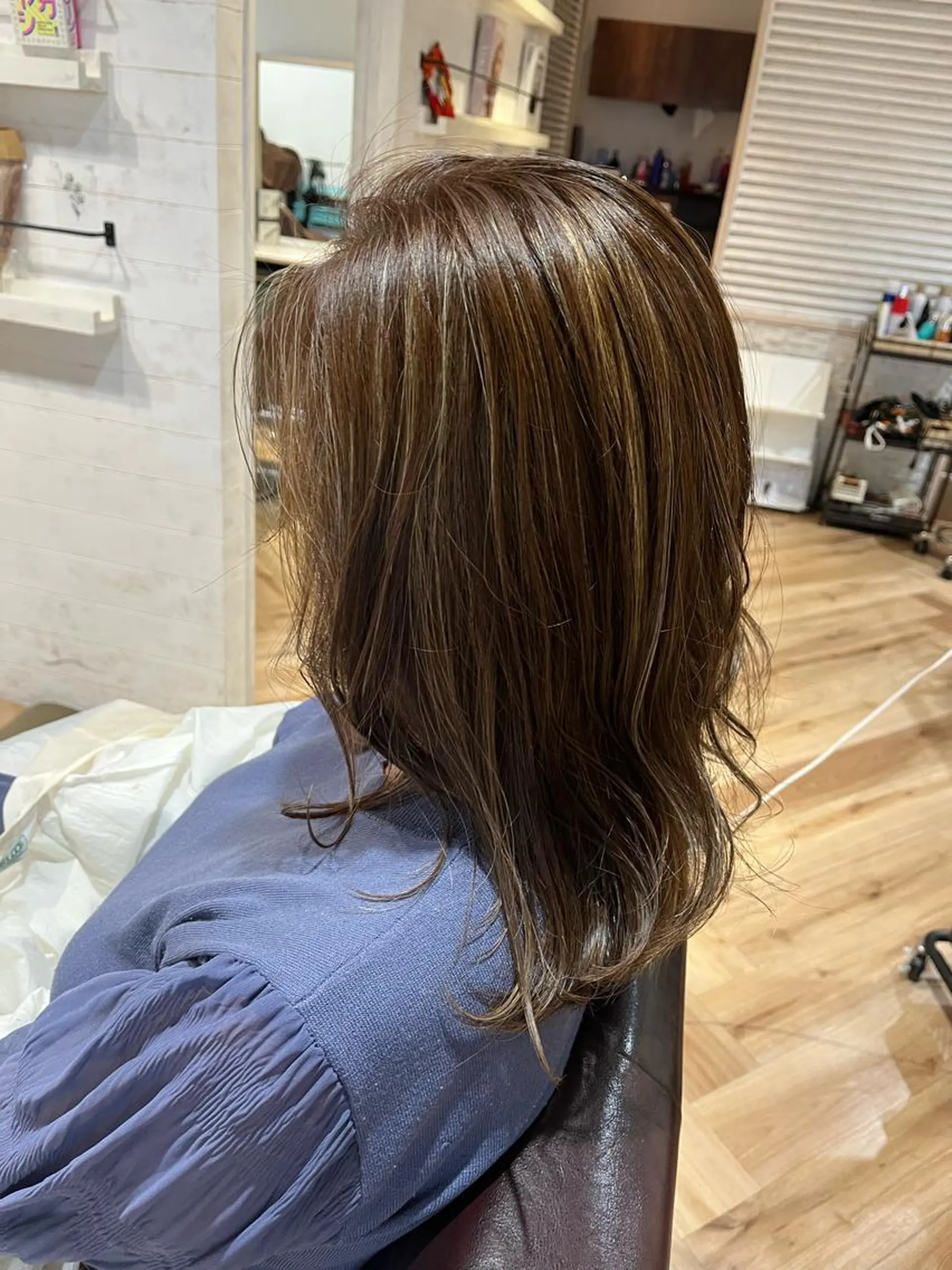 ミディアム 伊東 彩花のヘアスタイル