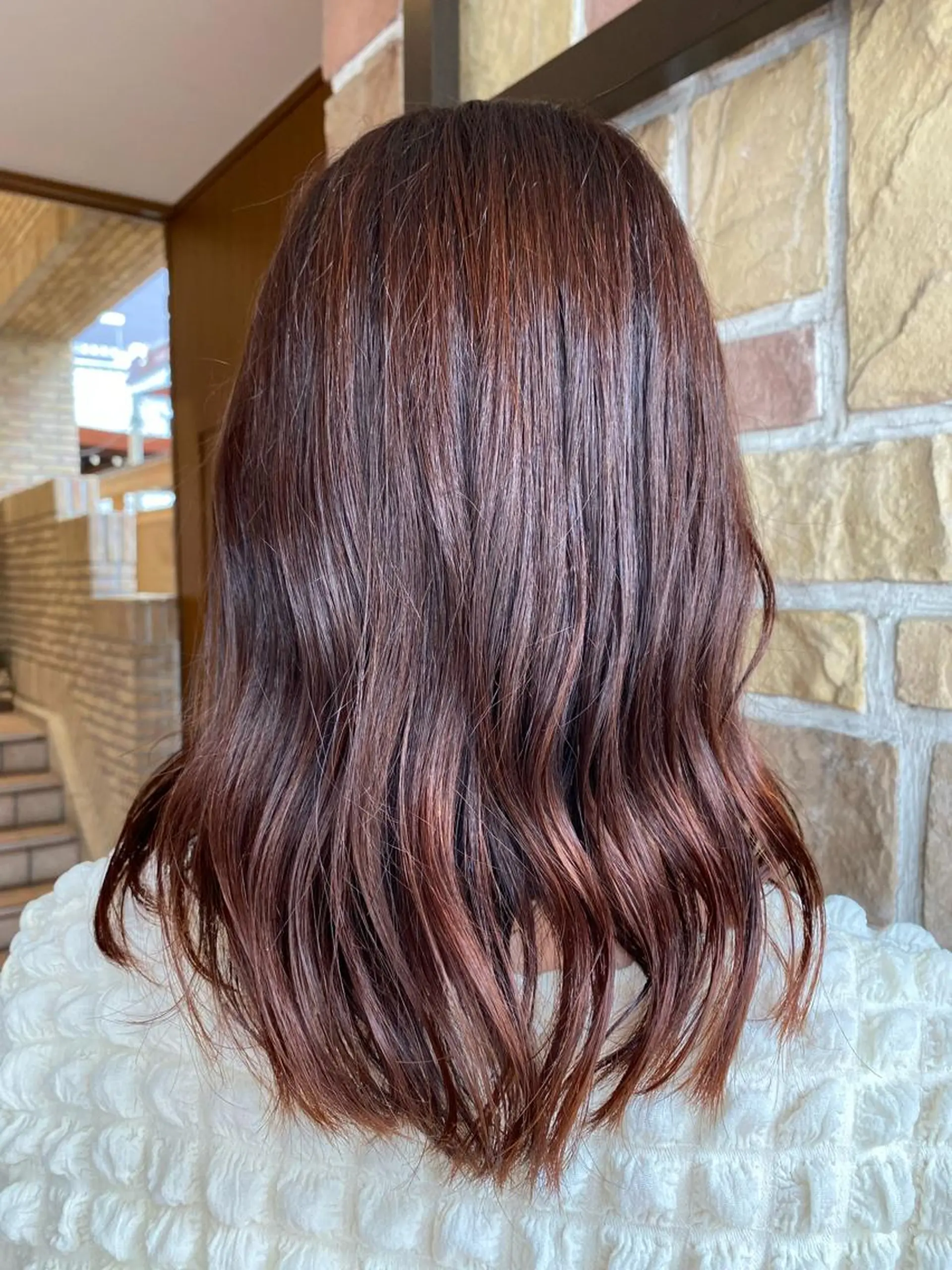 ミディアム カラー 林 美佑のヘアスタイル