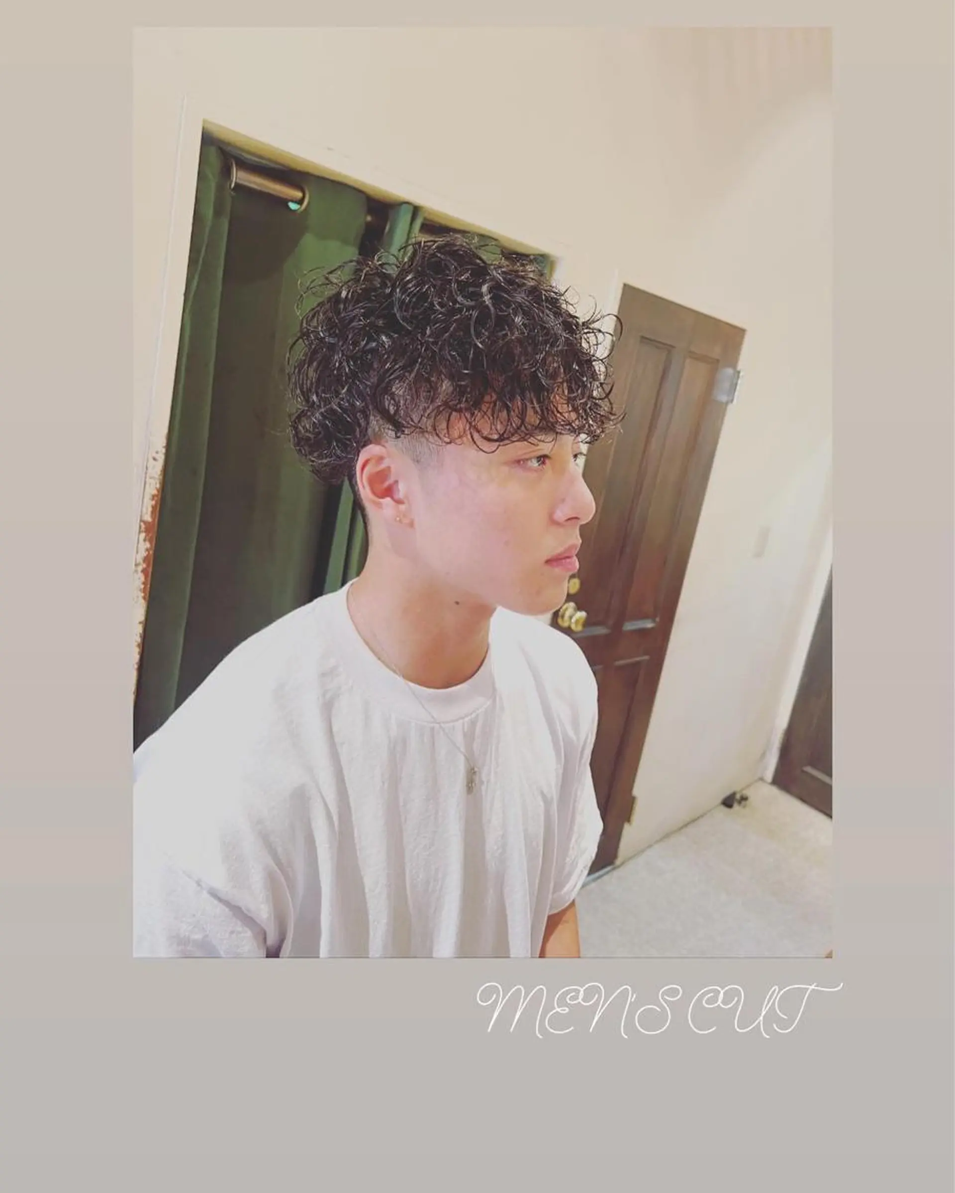 ショート メンズ マッシュ メンズパーマ ツーブロック ハイライト/インナー /ブリーチ/レイヤーのヘアスタイル