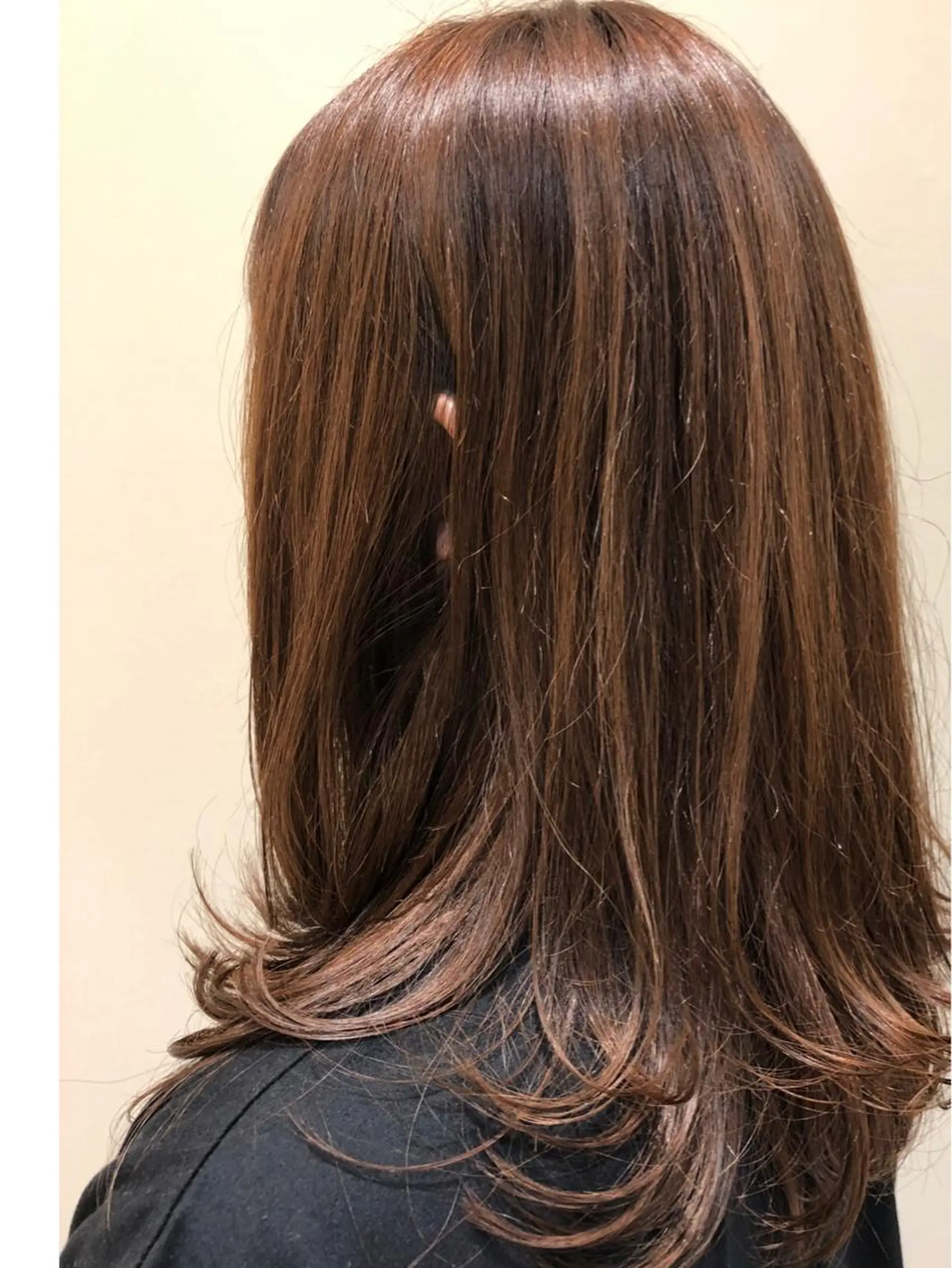 セミロング カジサ ケイコのヘアスタイル