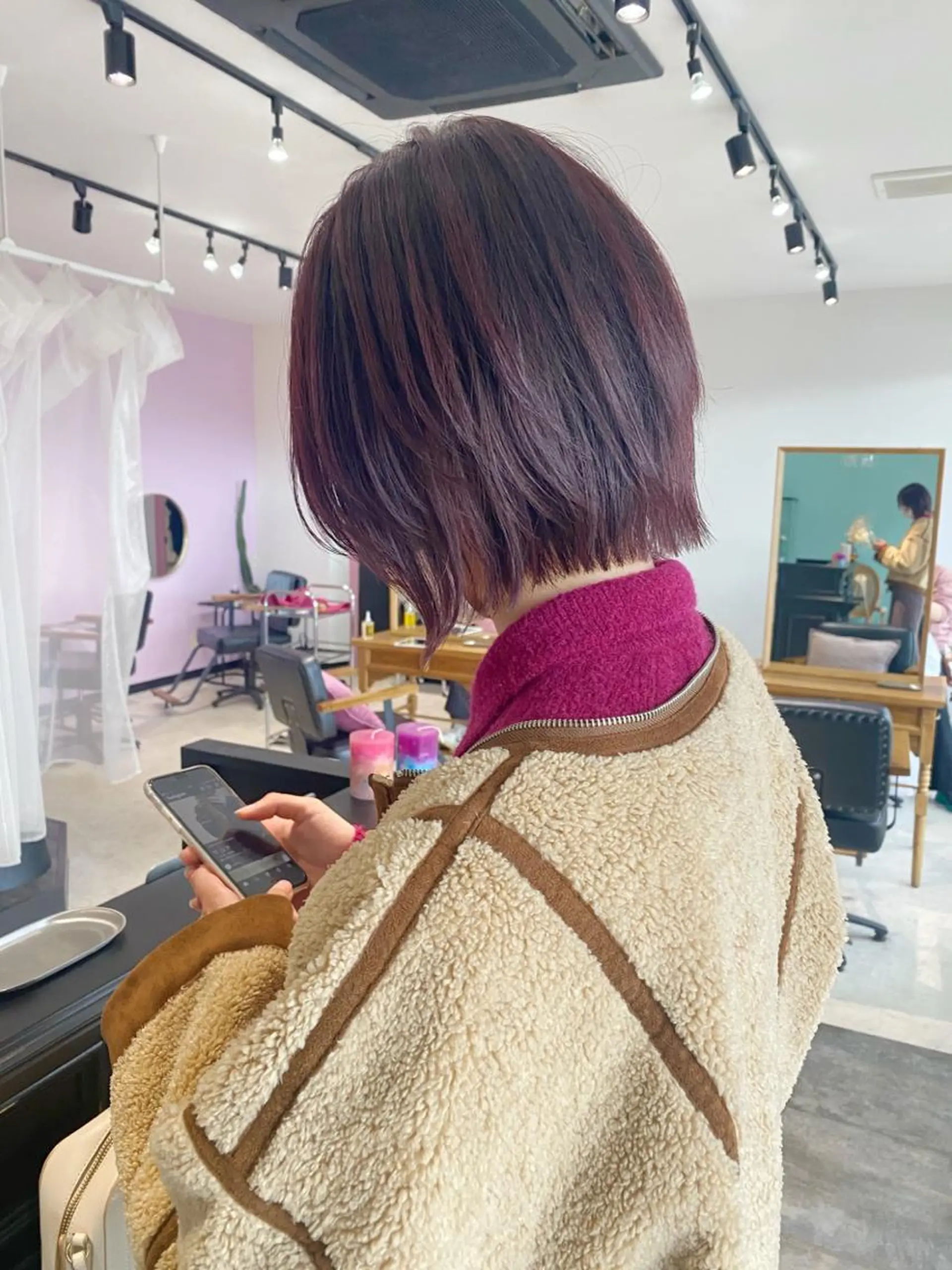 ショート カラー 藤井 貴美子のヘアスタイル