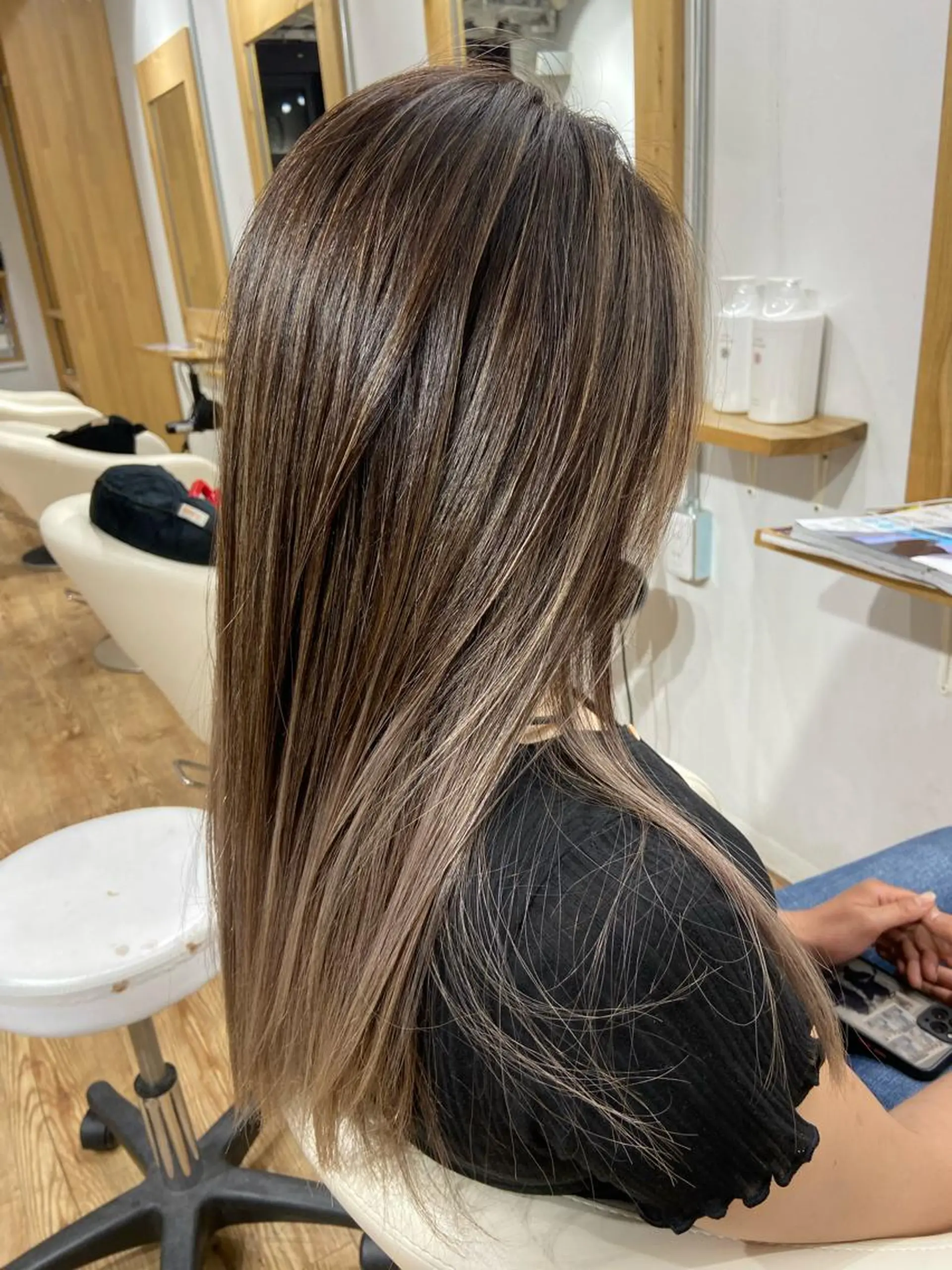 ロング カラー カット ヘアカラー hair studio Zen所属・Kensho 京都駅 ケアブリーチのヘアスタイル