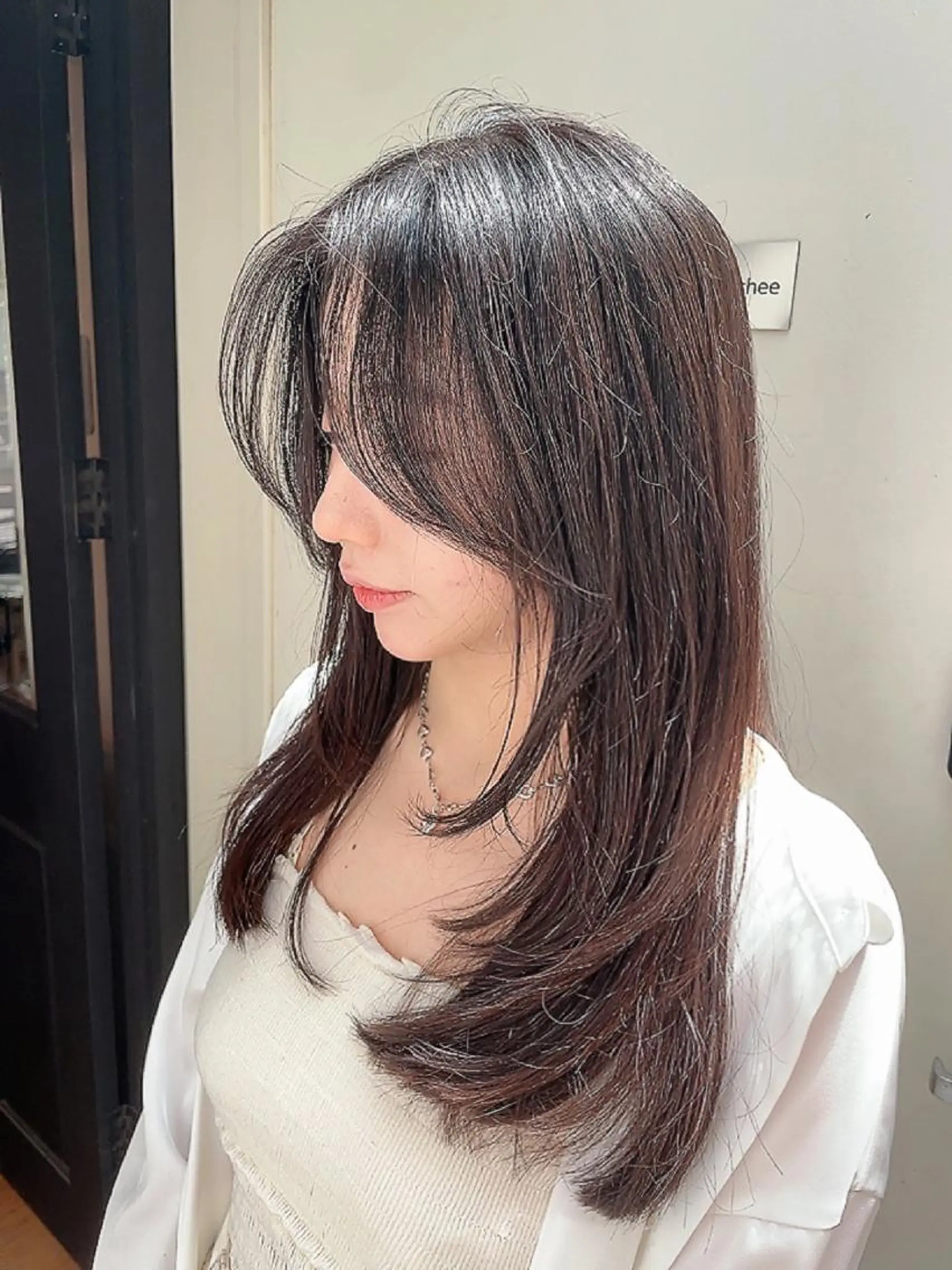 セミロング yu-kaハッシュ カット/韓国レイヤーのヘアスタイル