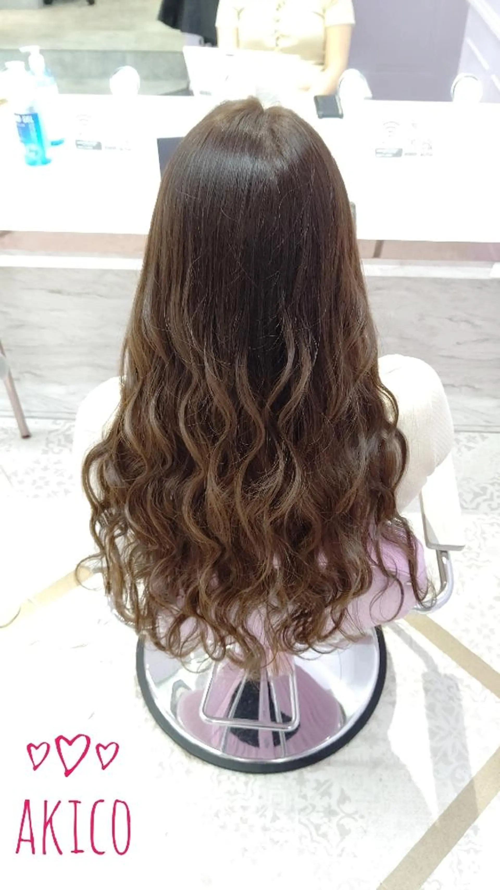 カラー ロング ヘアカラー LUXBE GALLERY なんば駅前店所属・ラックスビーギャラリ ー AKICOのヘアスタイル