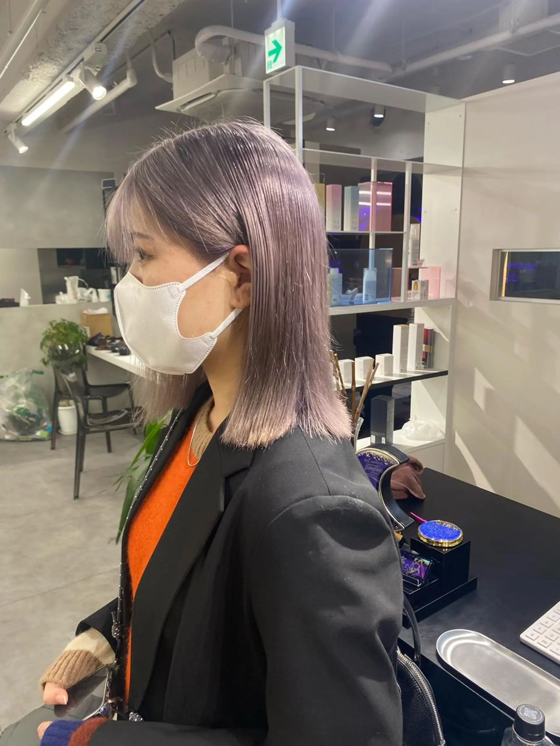 セミロング カラー レイヤー・ブリーチ kiyotoshiのヘアスタイル