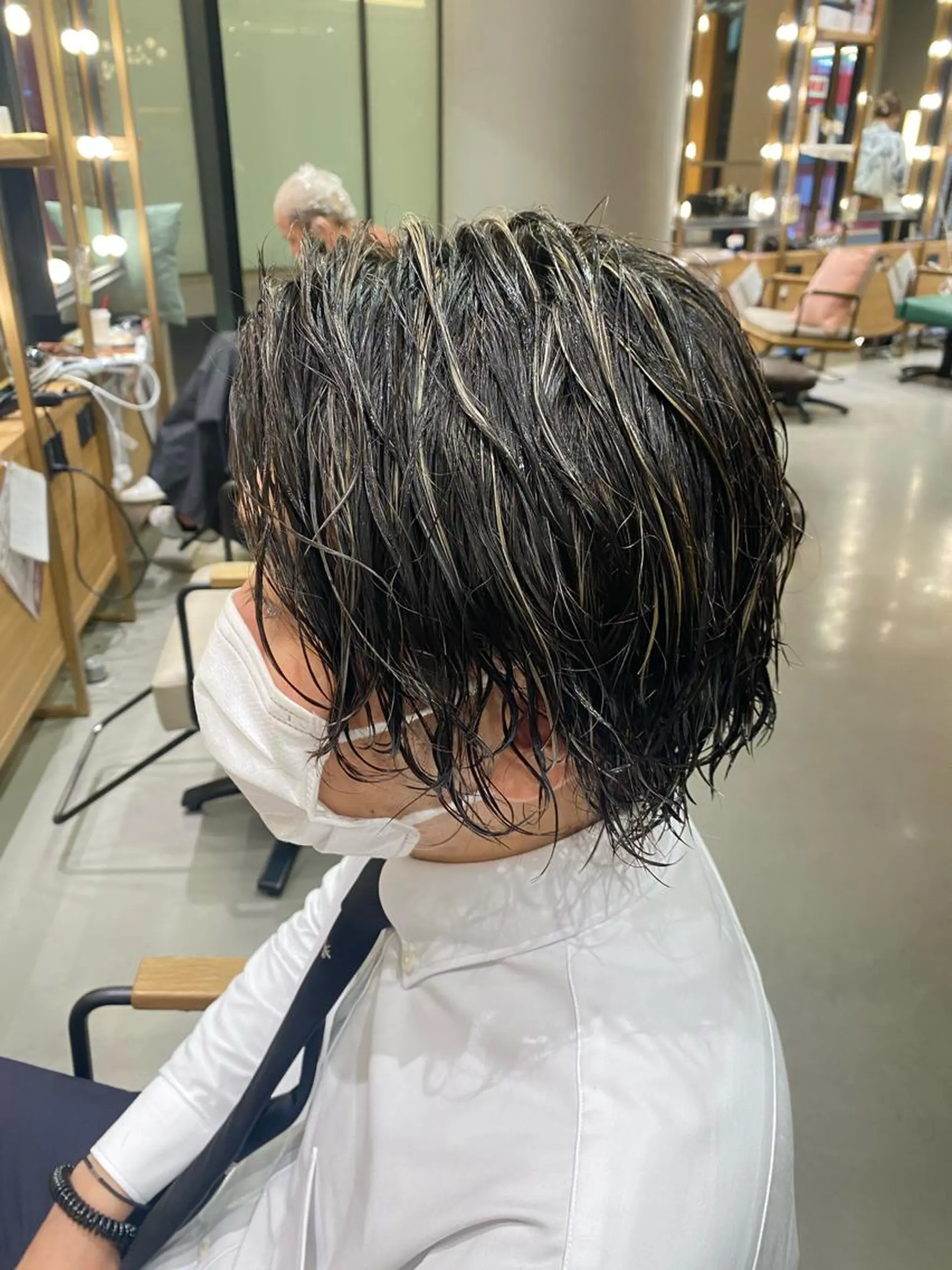 ミディアム カラー パーマ メンズ ミディアムパーマ メンズハイライト メンズパーマ ハイライトカラー ハイライト カット パーマ ヘッドスパ unopulir   茶屋町店所属・unopulir 景山　凌のヘアスタイル