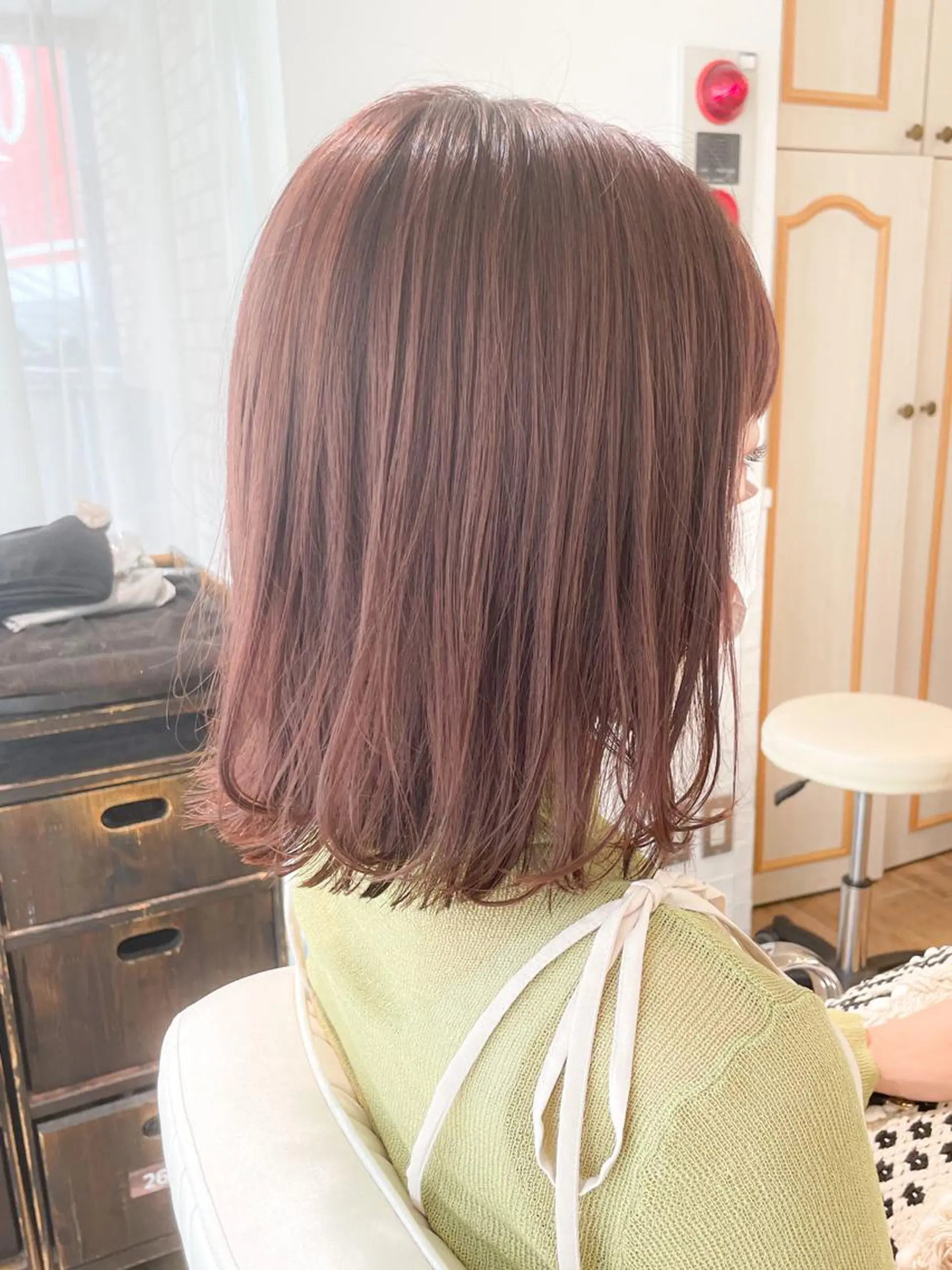 ミディアム カラー 切りっぱなしボブ ボブレイヤー ベージュカラー ピンクカラー ピンクベージュ ヘアカラー パーマ トリートメント ✨カラー支持No.1 🧸ワキ カナコ🧸のヘアスタイル