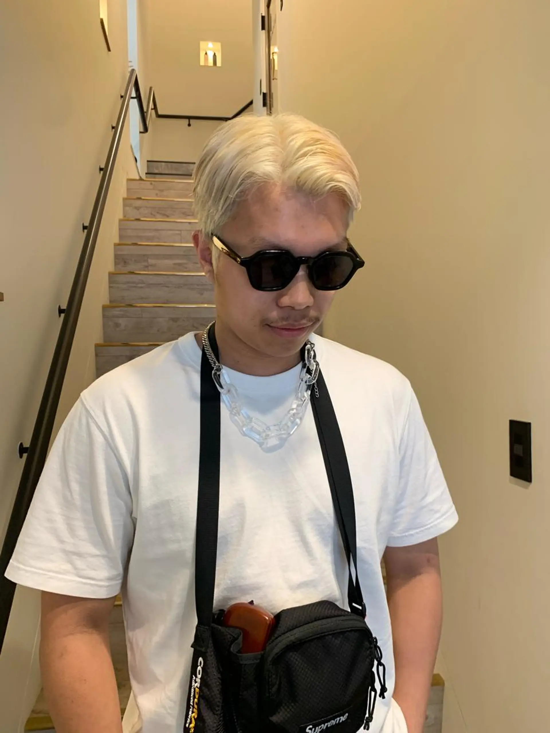 メンズ メンズブリーチ メンズハイトーン ヘアカラー 落合希 Olivebeigeのヘアスタイル