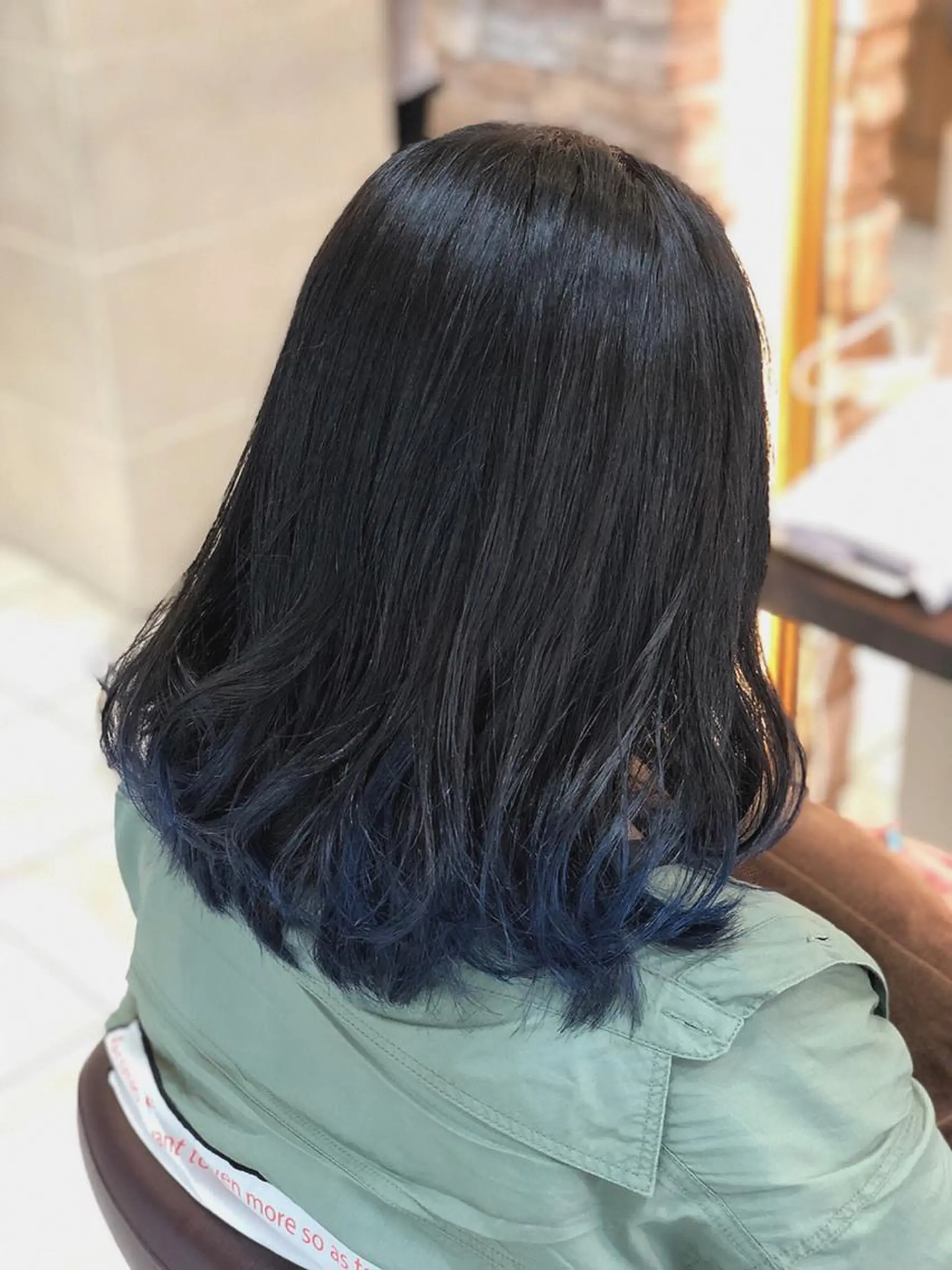 カラー ブルーカラー 野々山 直貴のヘアスタイル